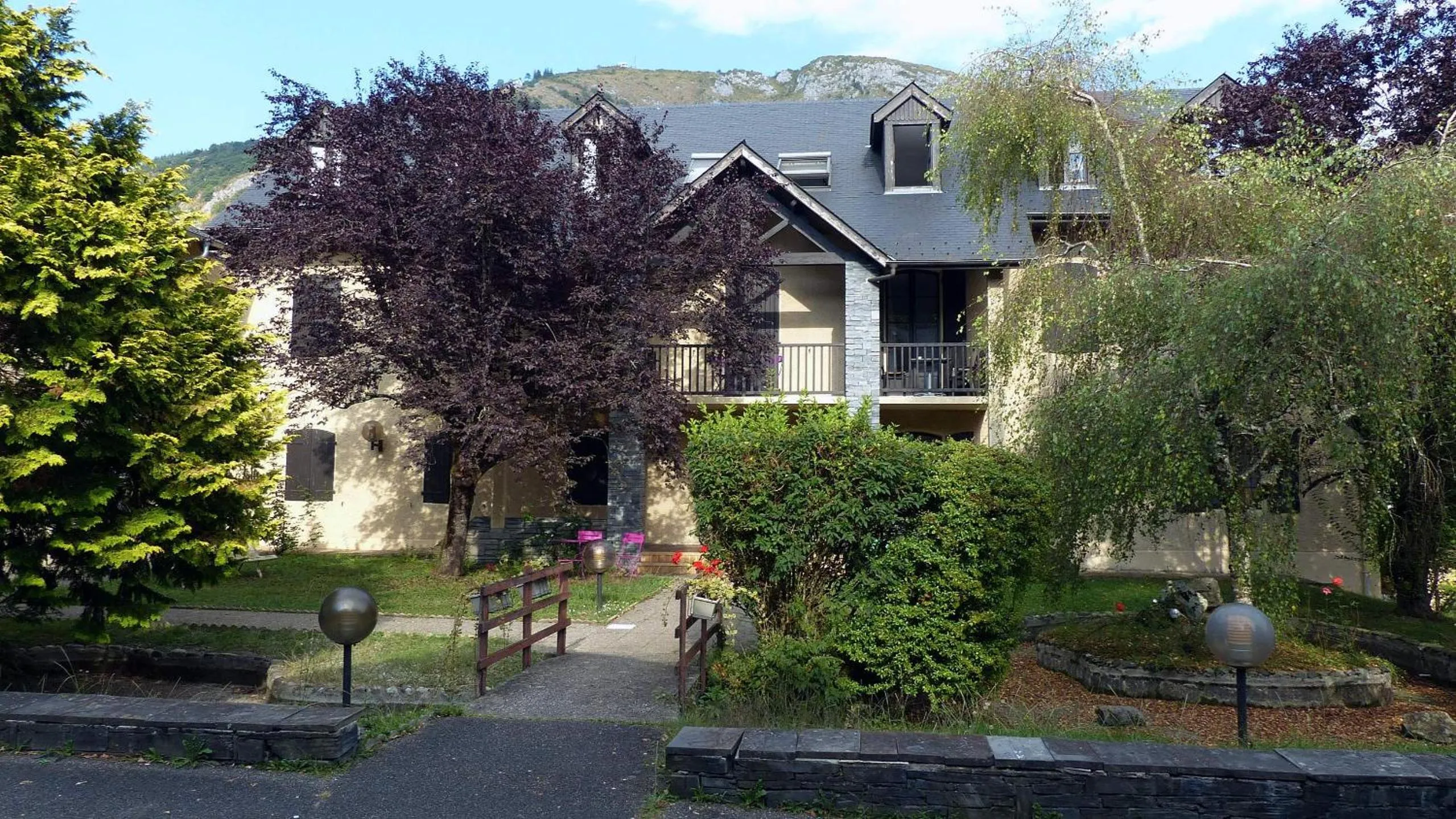 Facade/entrance, Property Building in Les Gentianes