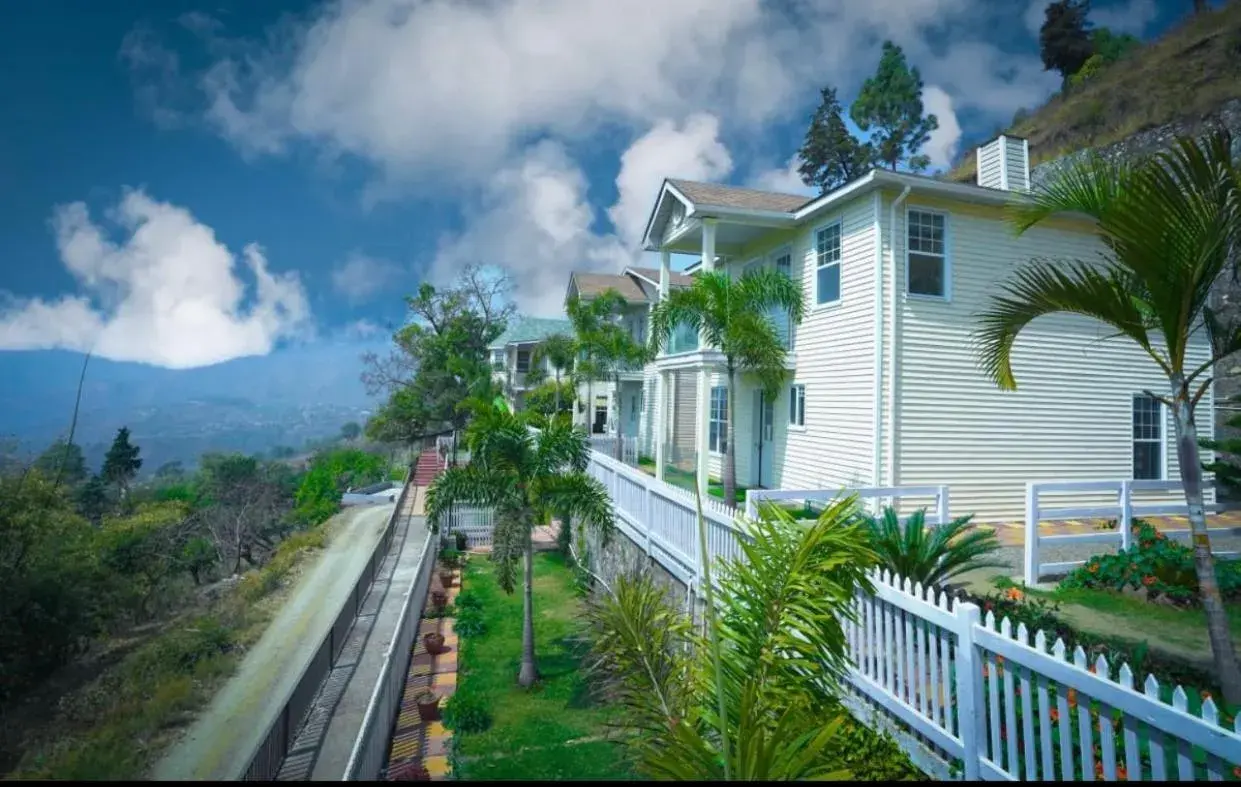 Le Reve Valley - Canadian cottage 3 - 3BHK Luxury cottage,Bonfire,Barbeque,Gym,Kids play zone,Lake view Le Reve Valley - Canadian cottage 3 - 3BHK Luxury cottage,Bonfire,Barbeque,Gym,Kids play zone,Lake view