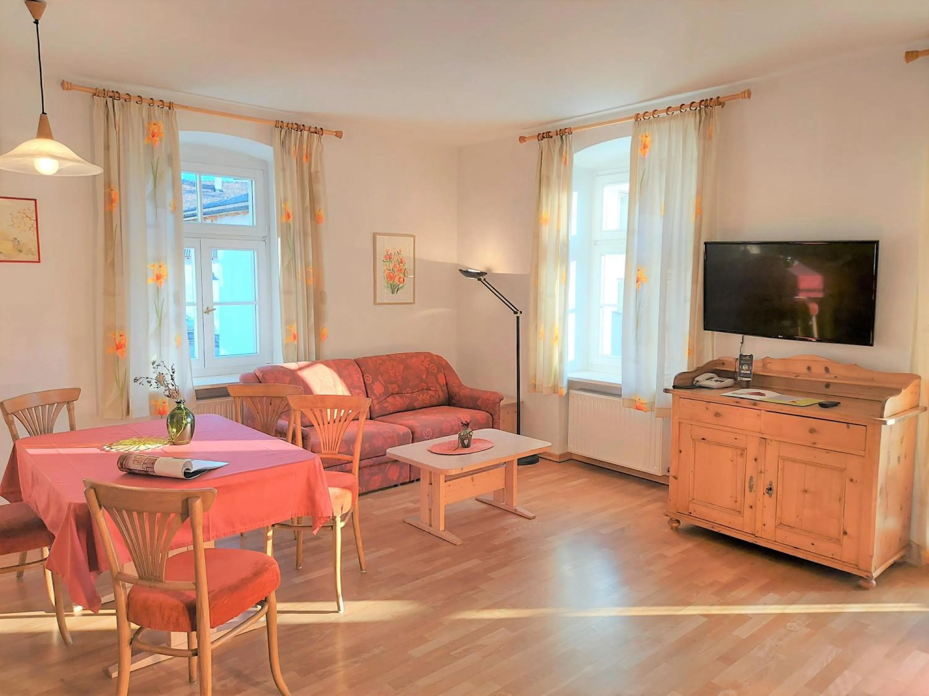 TV and multimedia in Residence Zum Theater