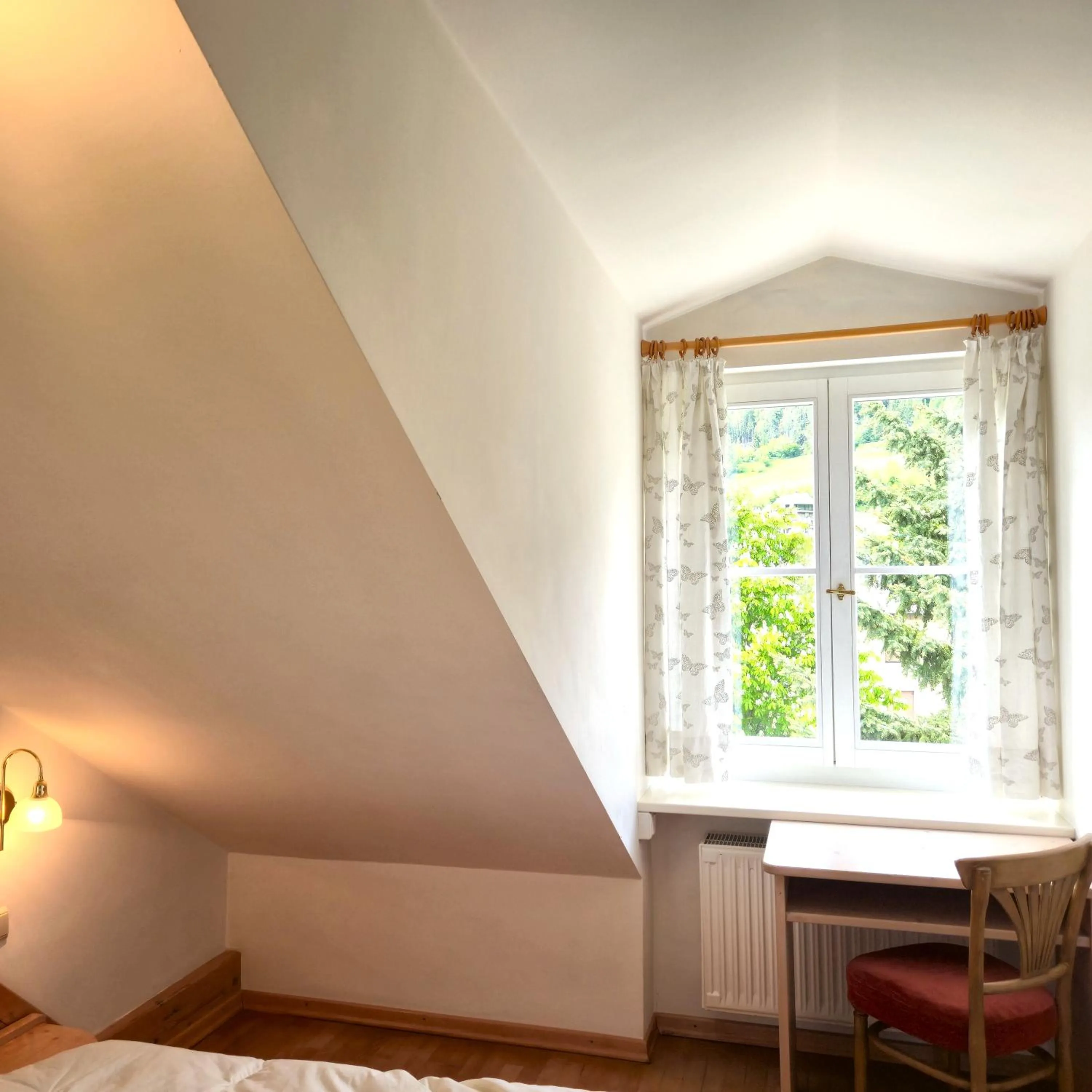 Photo of the whole room, Bed in Residence Zum Theater