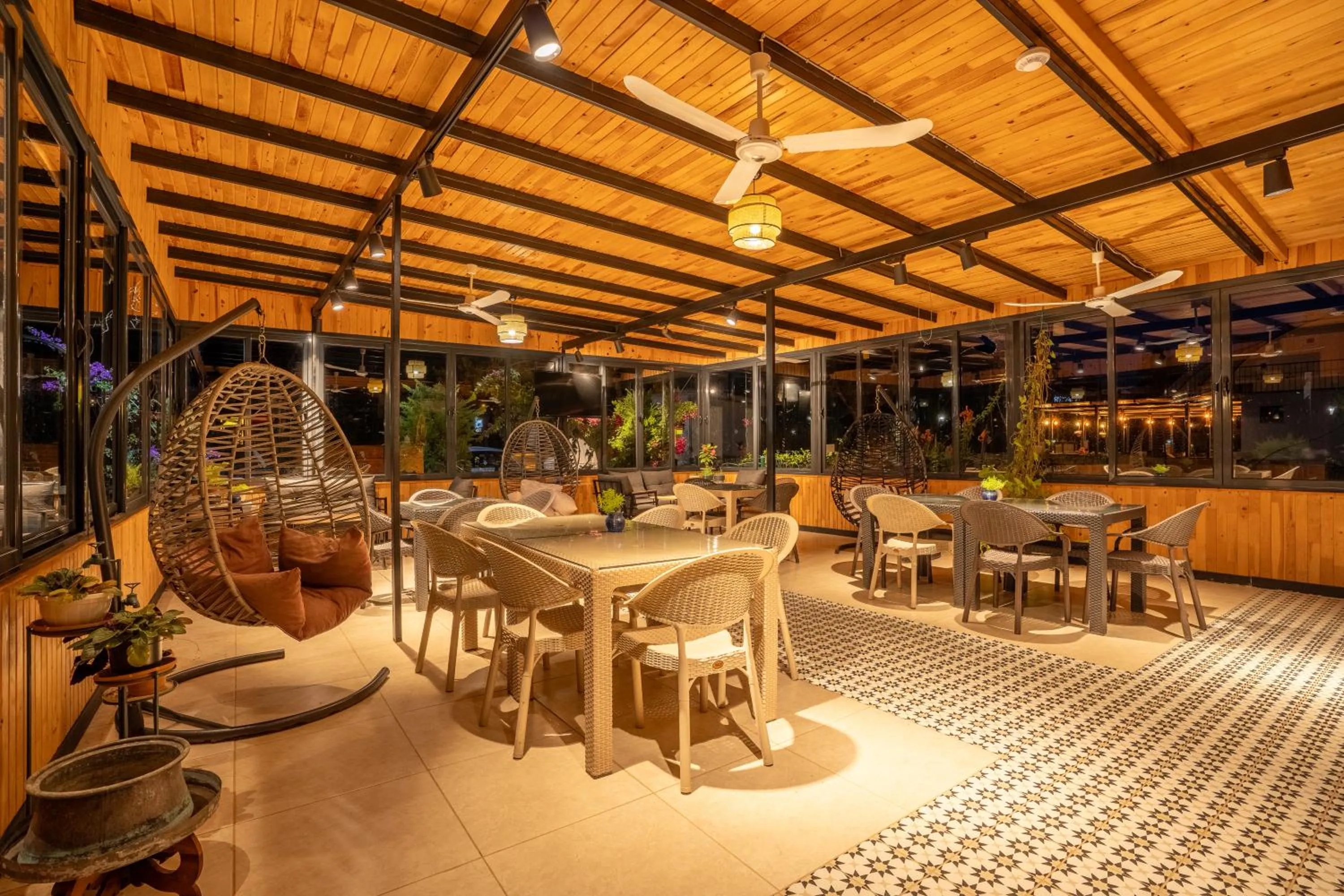 Restaurant/places to eat in Karaöz Sapphire Bungalows