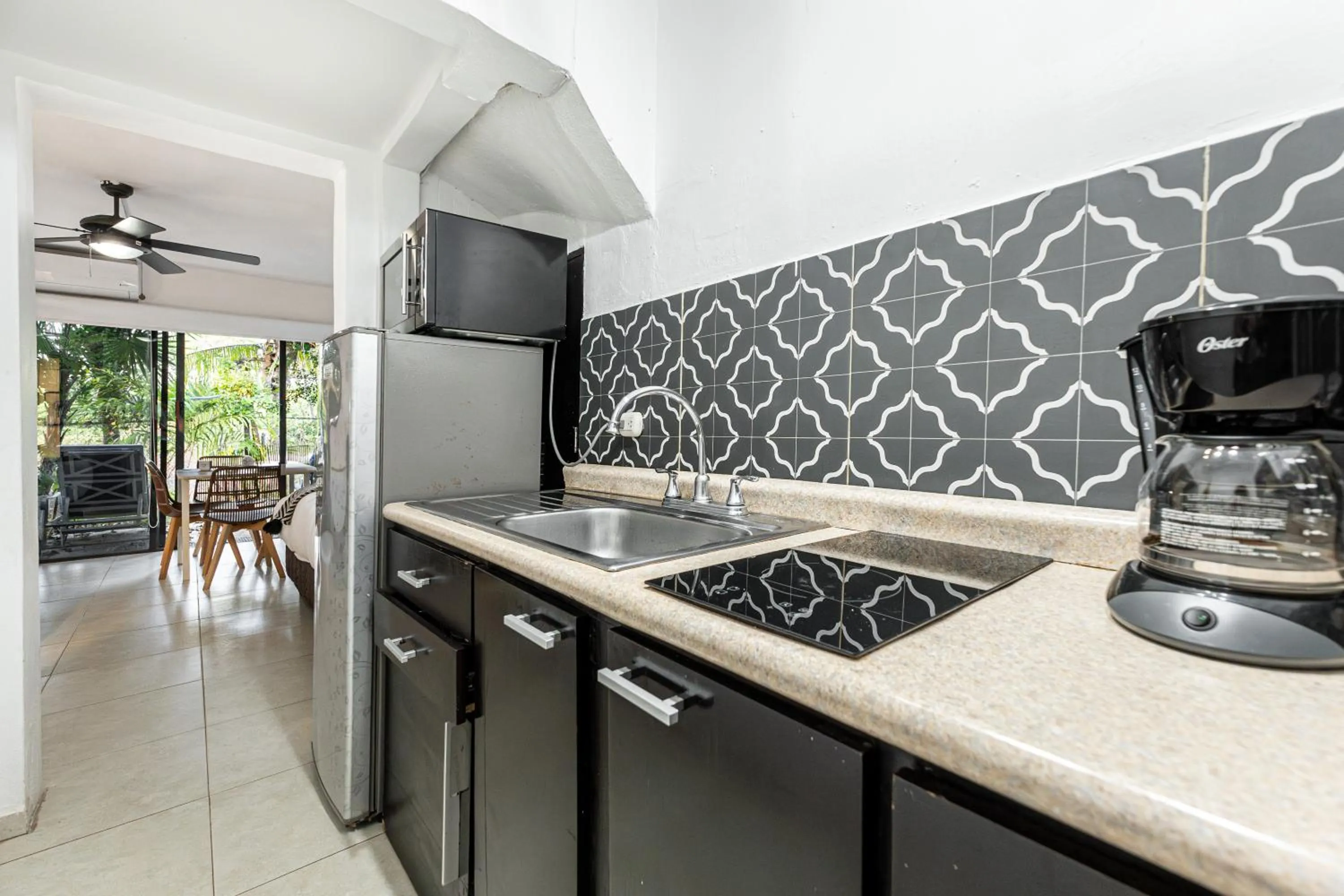 Kitchen or kitchenette in Sole & Mare by Andiani Travel