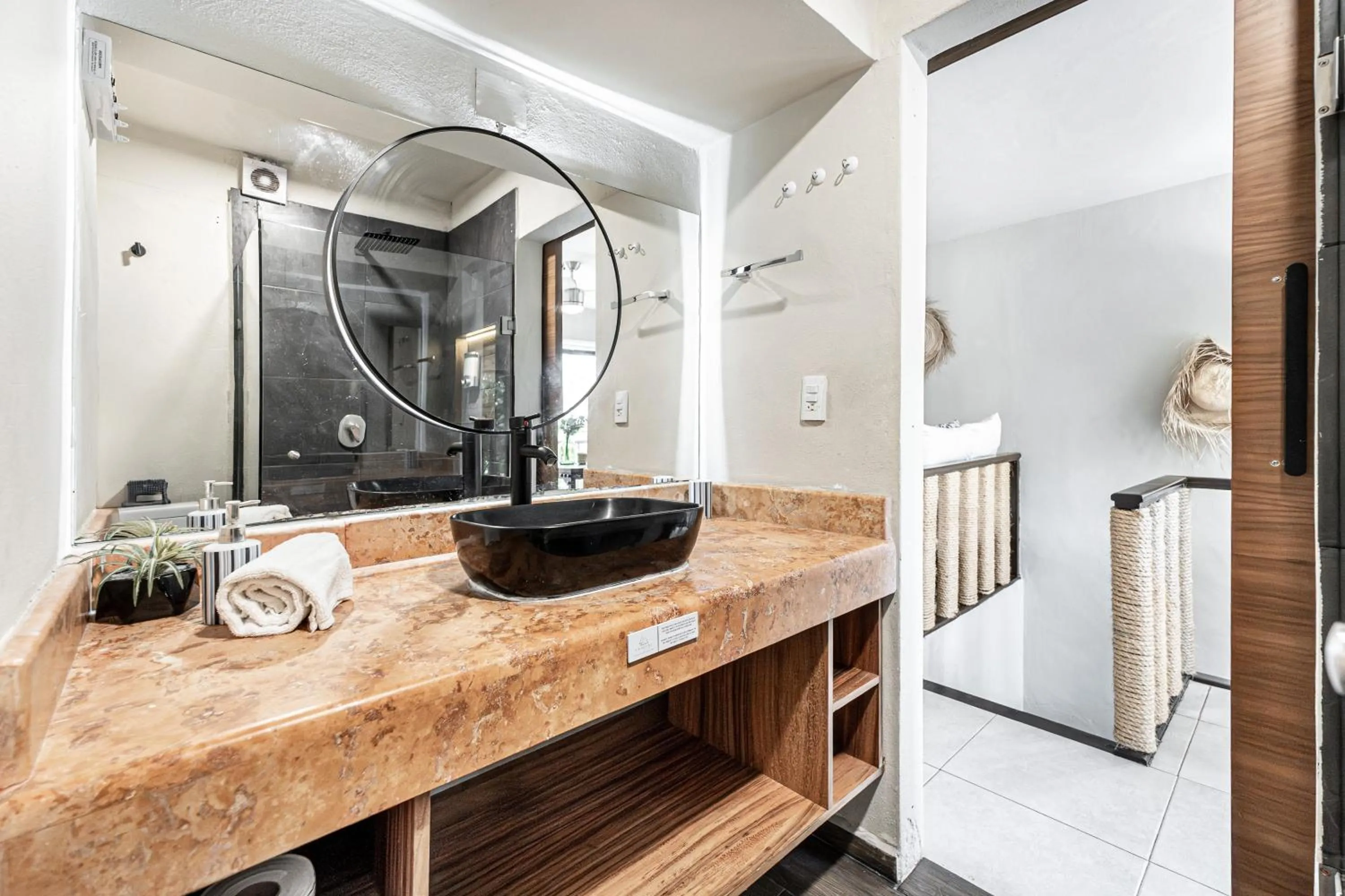 Sole & Mare by Andiani Travel