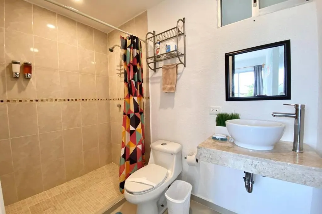 Toilet in Yikal Suites by Andiani Travel