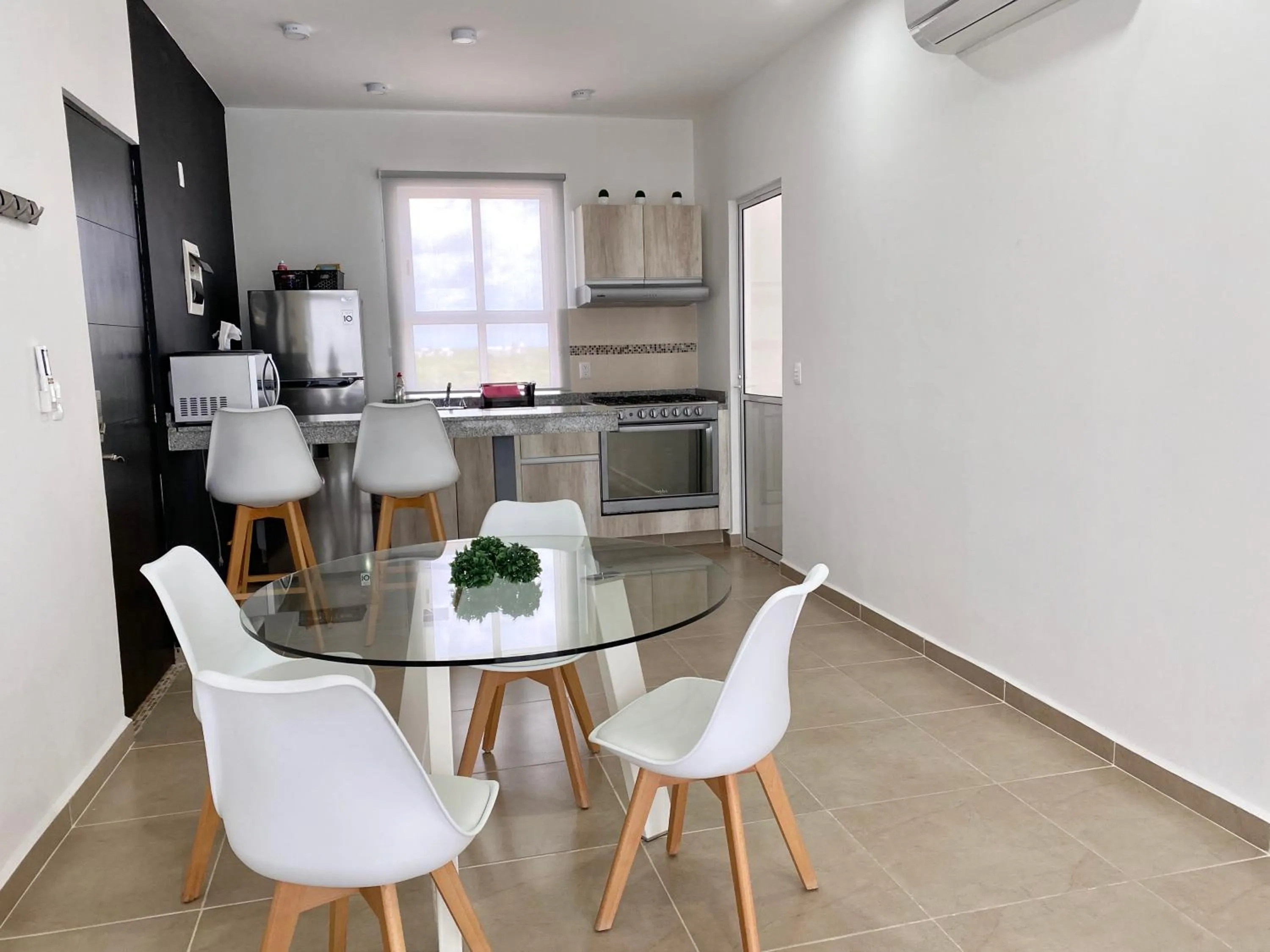 Kitchen or kitchenette in Dreams Lagoon by Andiani Travel