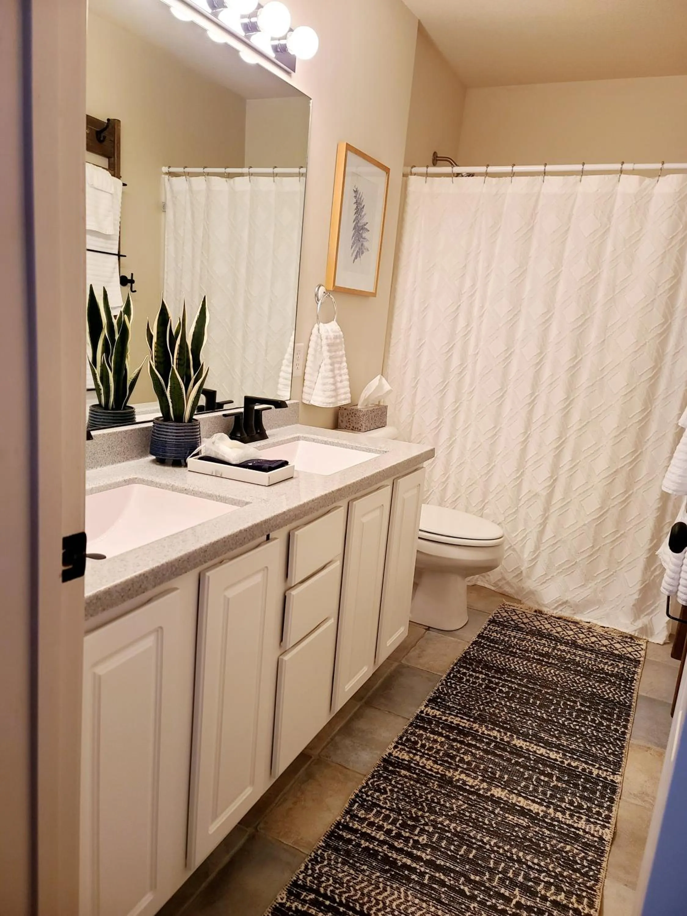 Bathroom in Family Fun Lakefront Condo at Parkview Bay