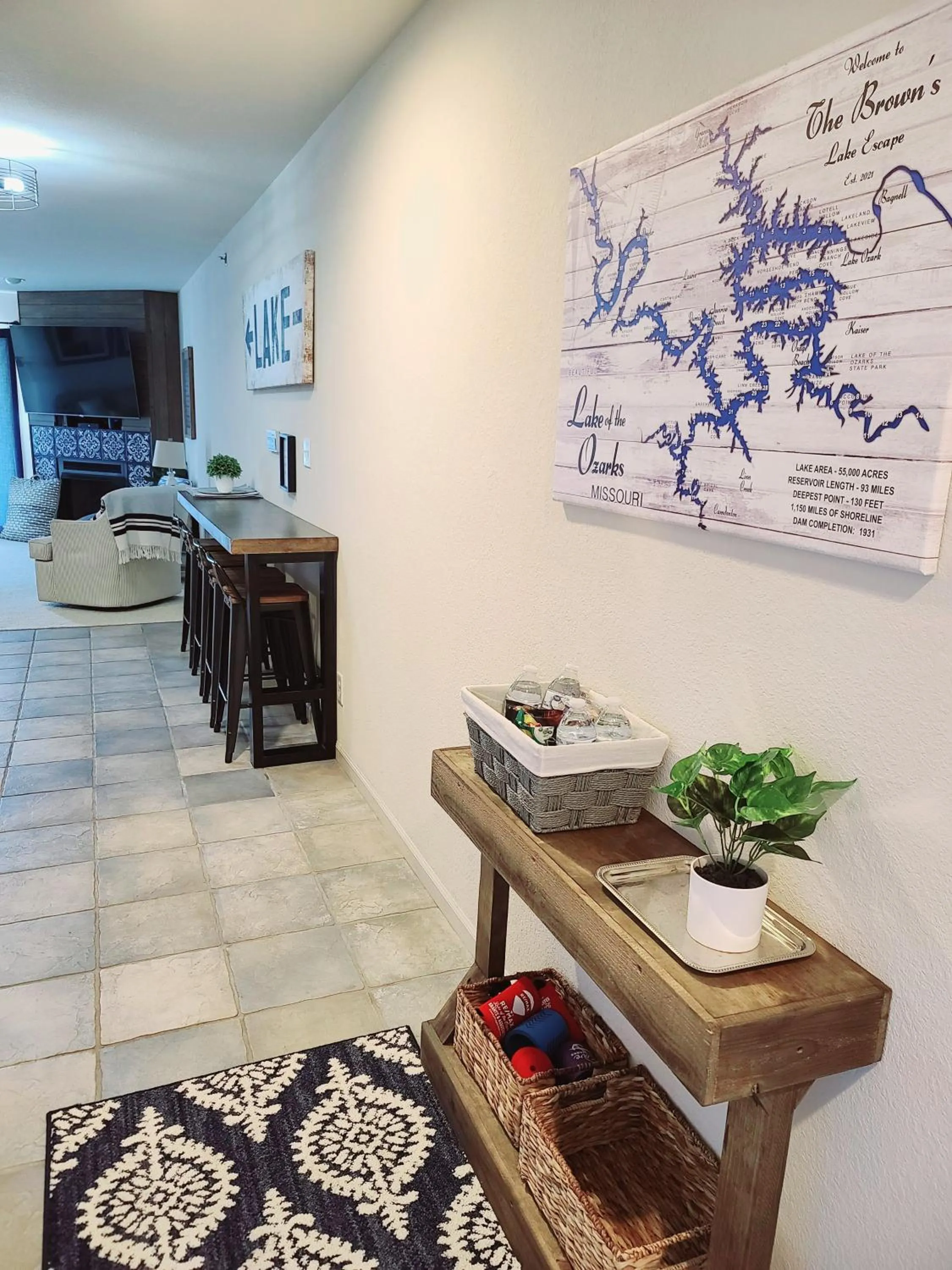 Facade/entrance in Family Fun Lakefront Condo at Parkview Bay