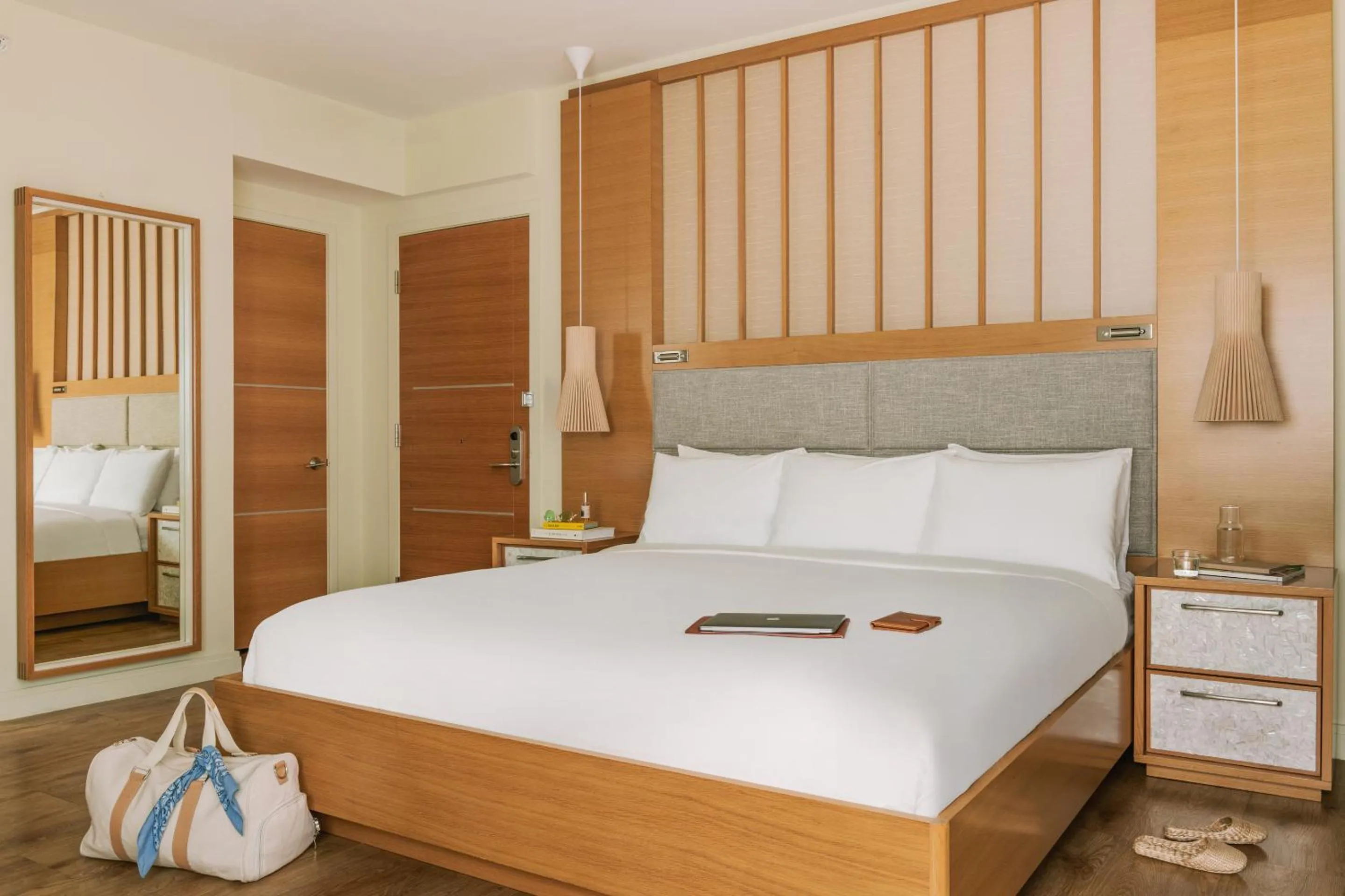 King Room - Disability Access in The Abbey Hotel Miami Beach, Sonder by Marriott Bonvoy