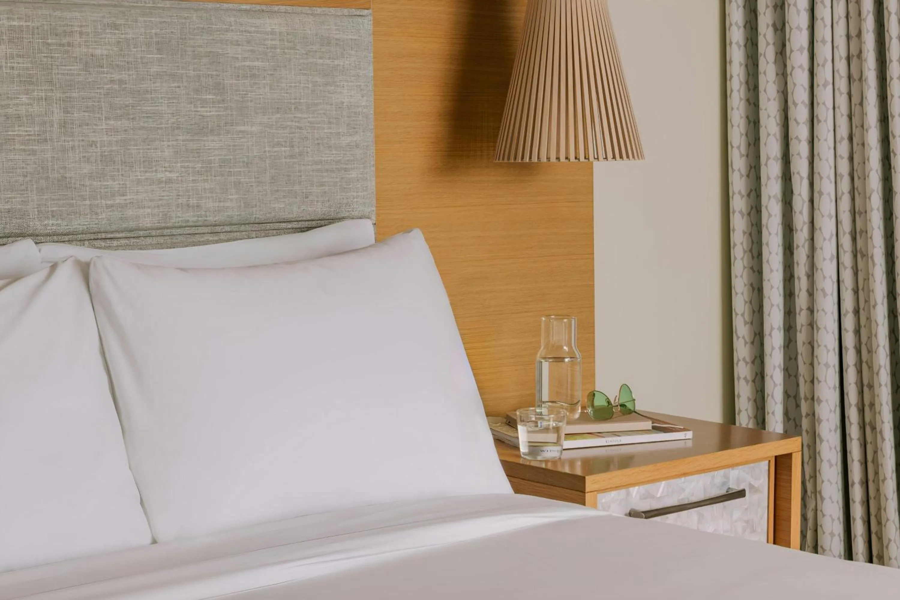 Bedroom, Bed in The Abbey Hotel Miami Beach, Sonder by Marriott Bonvoy