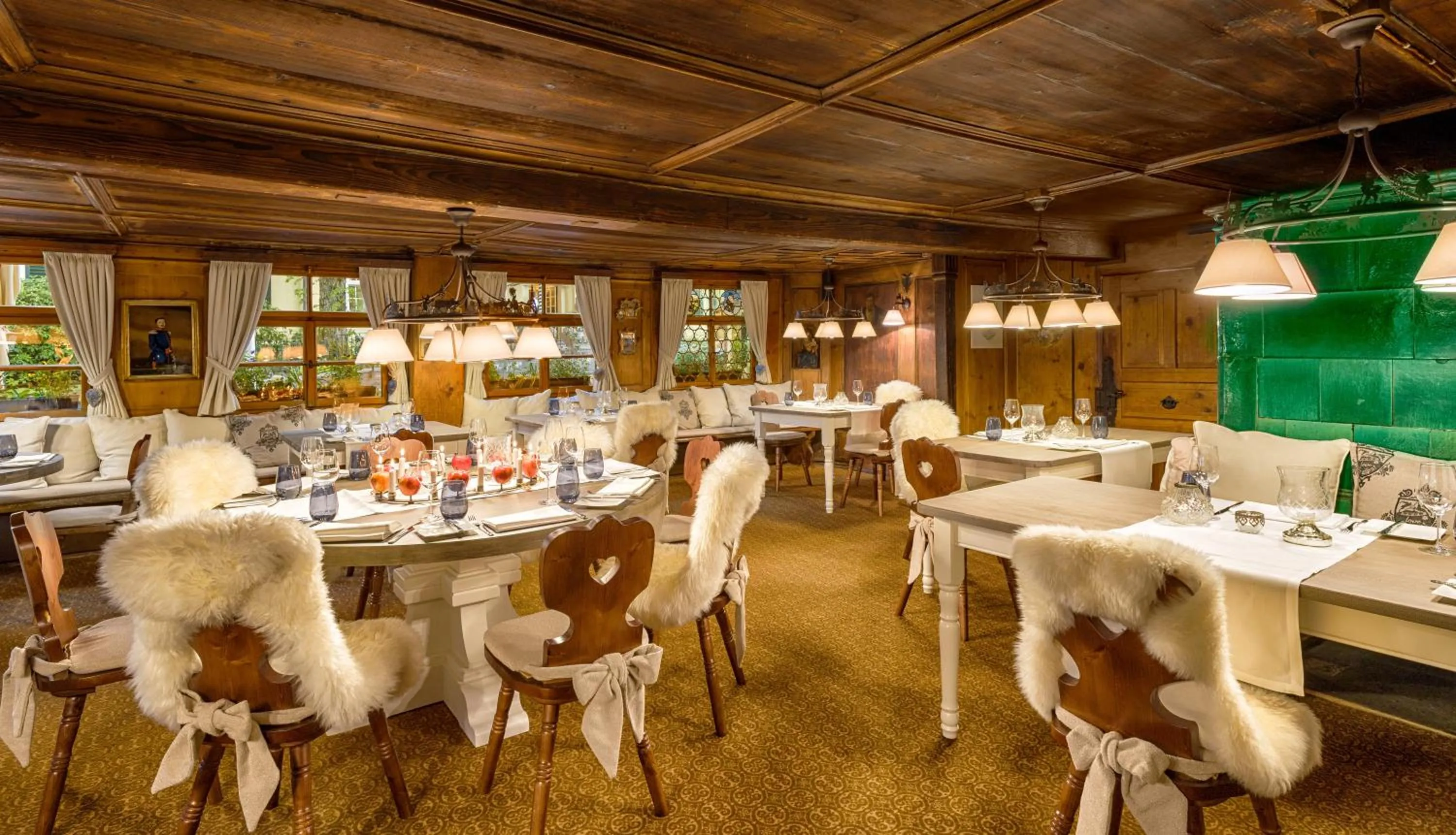 Restaurant/places to eat in Parkhotel Adler