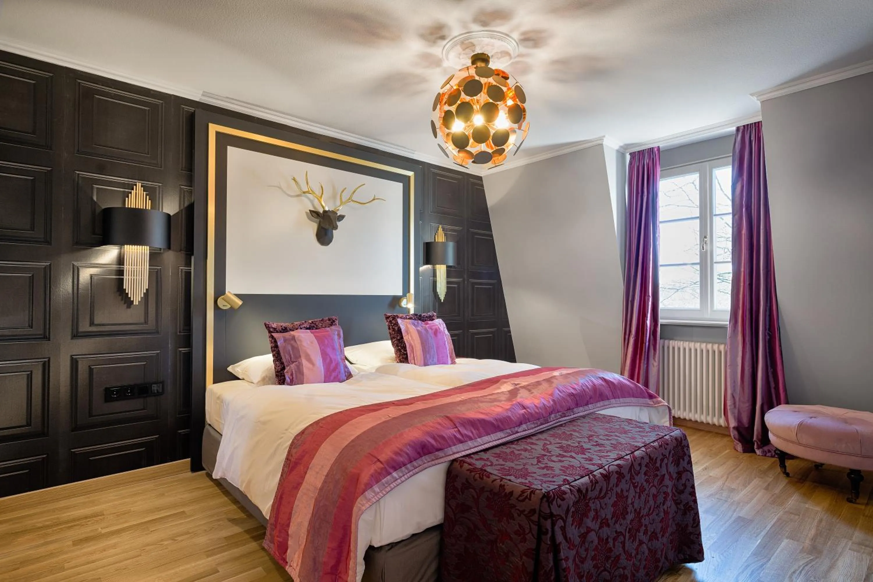 Bed in Parkhotel Adler