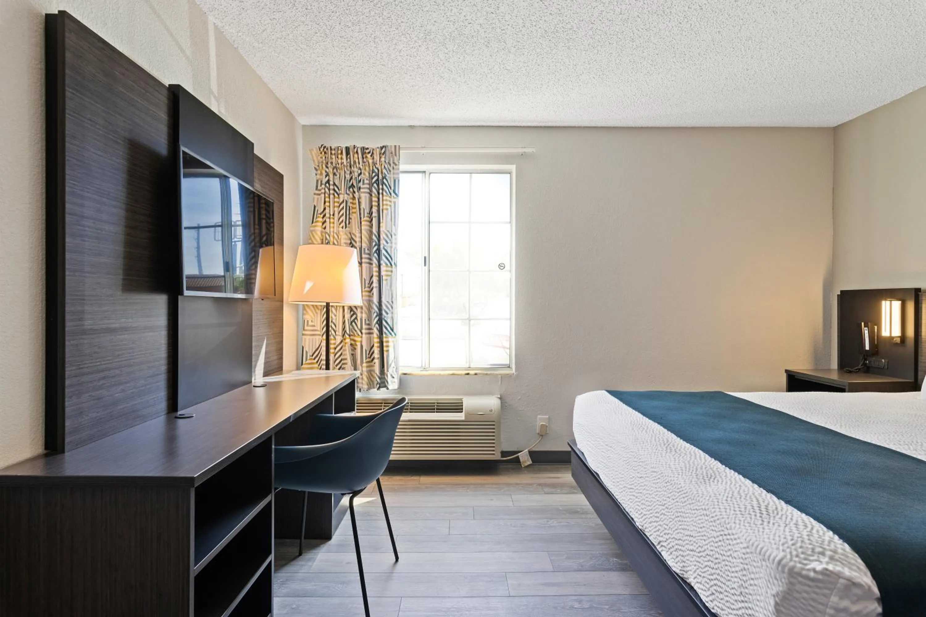 TV and multimedia, Bed in Studio 6 Tucson, AZ - North