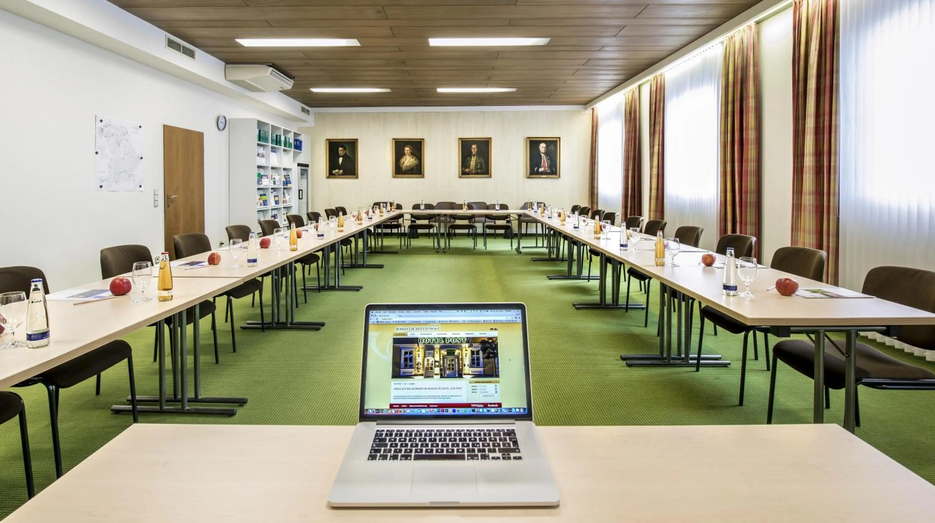 Meeting/conference room in Romantik Hotel zur Post