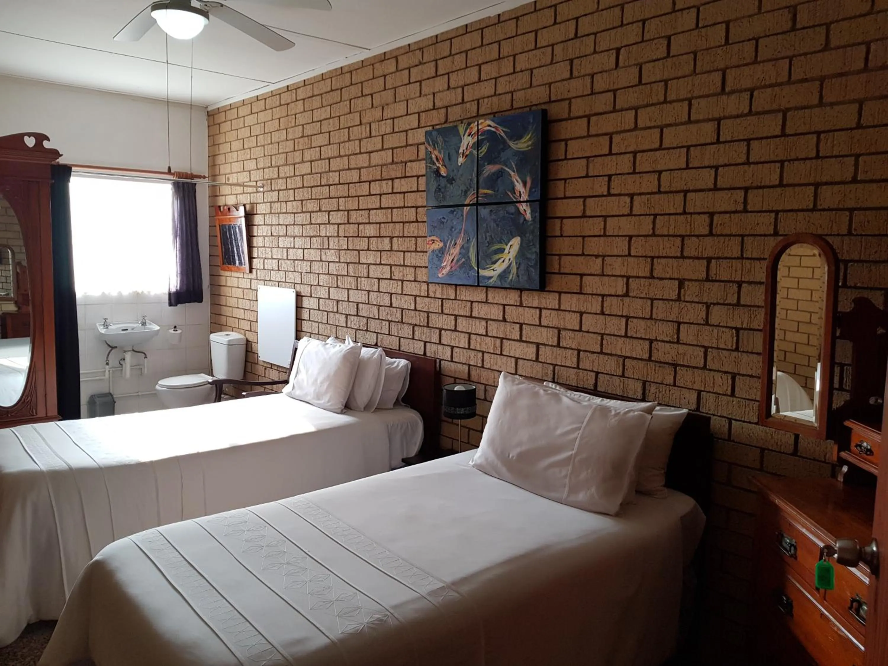 Bedroom, Bed in Mountain View Country Estate