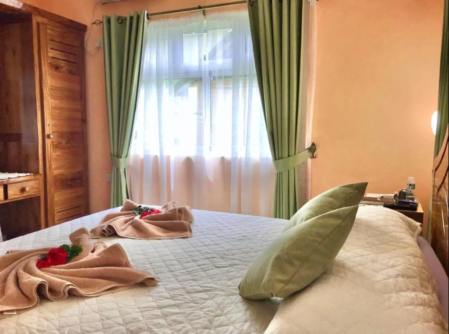 Bedroom, Bed in Villa Bananier