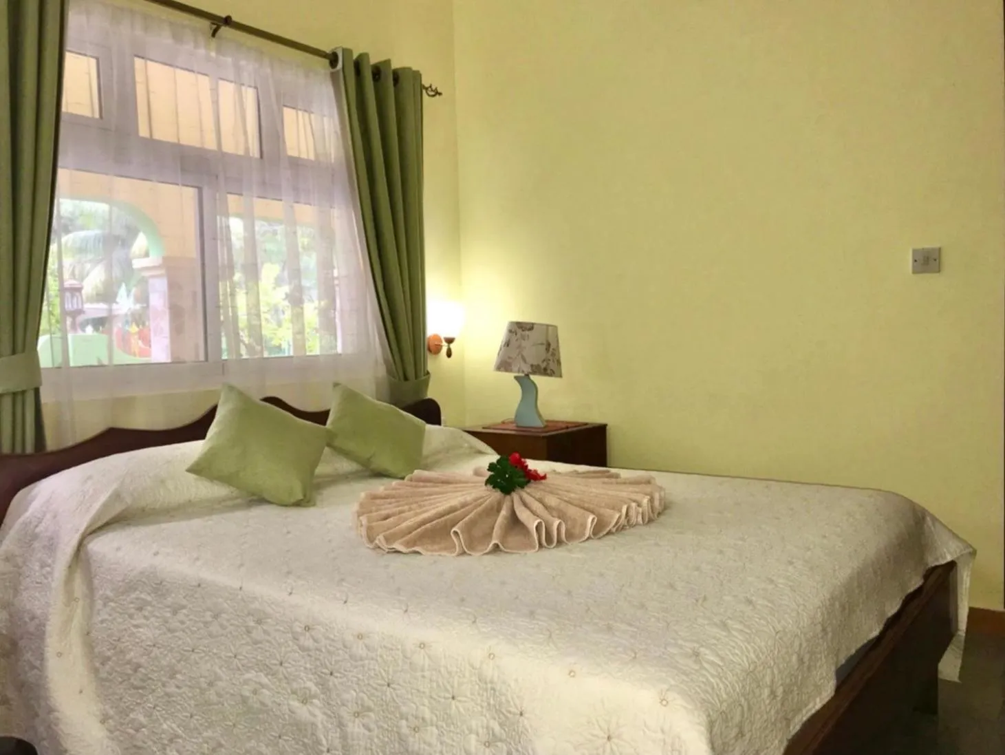 Bedroom, Bed in Villa Bananier