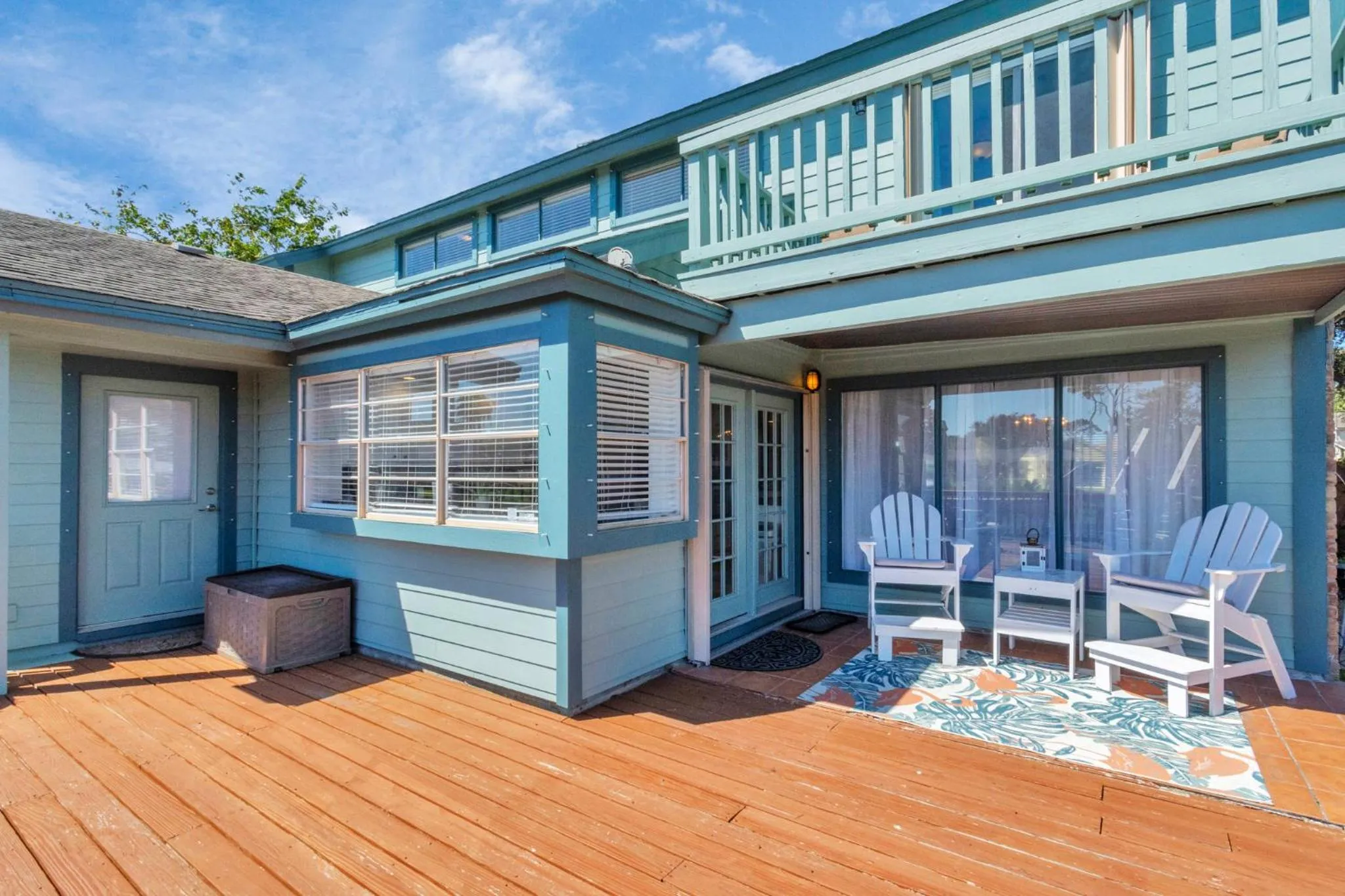 Beauty on the Water! Lake House near the beaches!