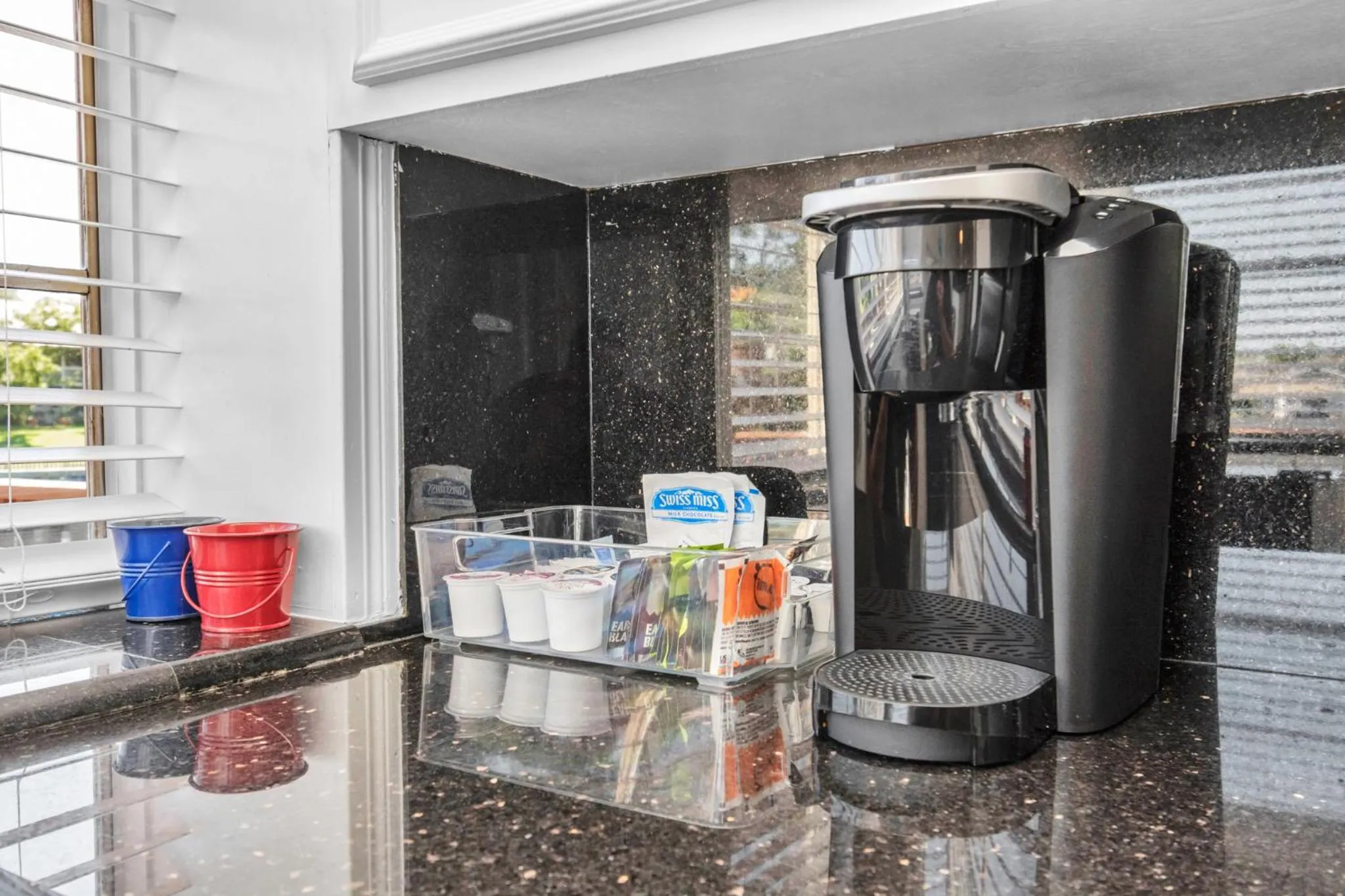 Beauty on the Water! Lake House near the beaches!