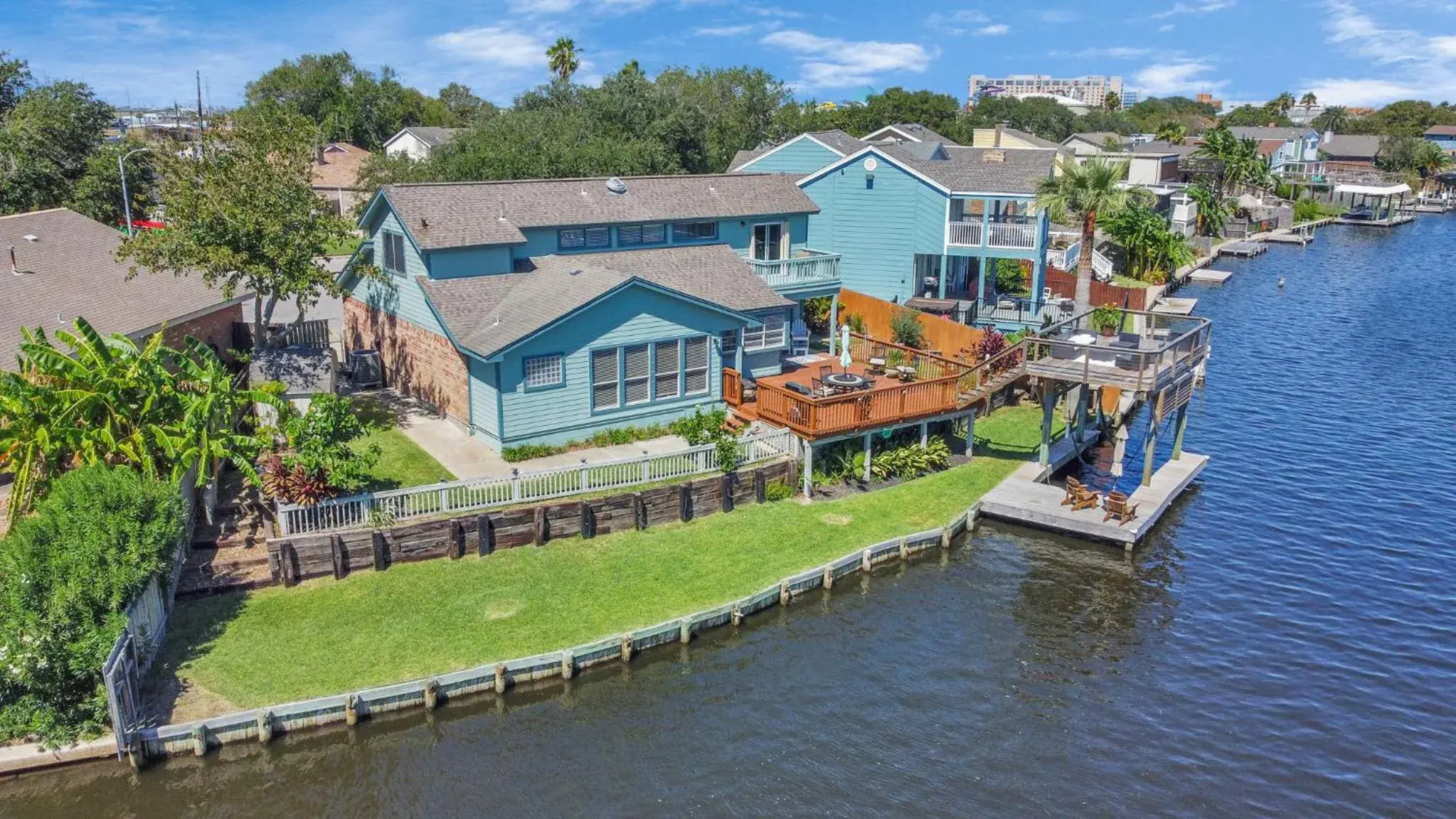 Beauty on the Water! Lake House near the beaches! Beauty on the Water! Lake House near the beaches!