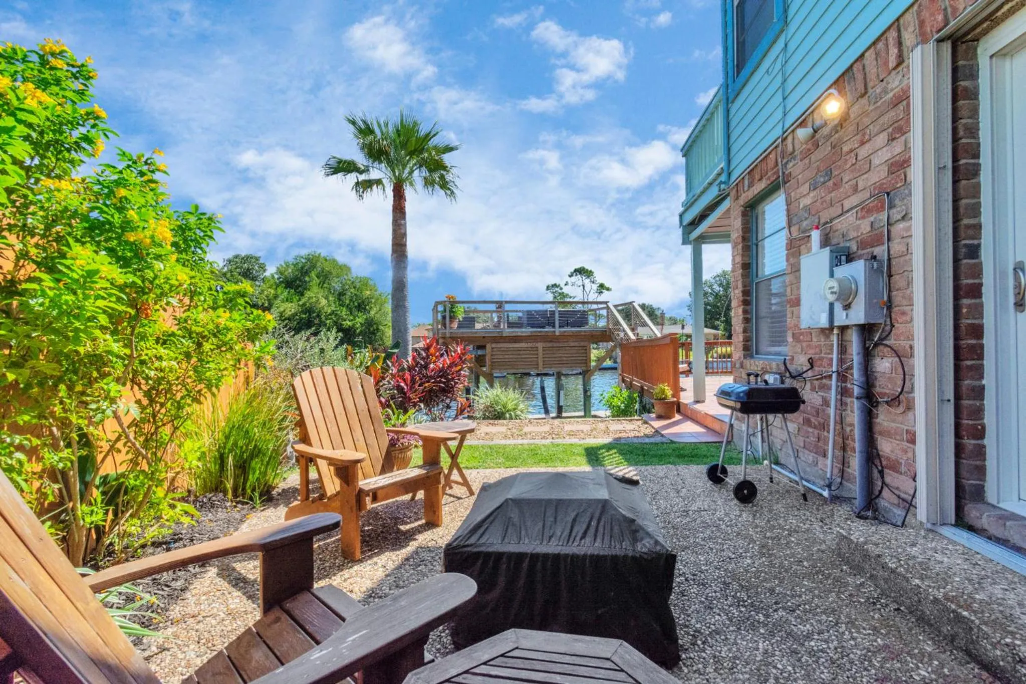 Beauty on the Water! Lake House near the beaches!