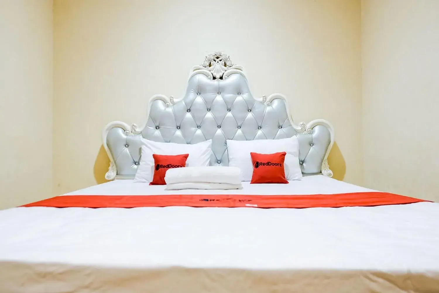 Bedroom, Bed in RedDoorz @ Jalan Gajah Mada Medan 2 Bedroom, Bed in RedDoorz @ Jalan Gajah Mada Medan 2