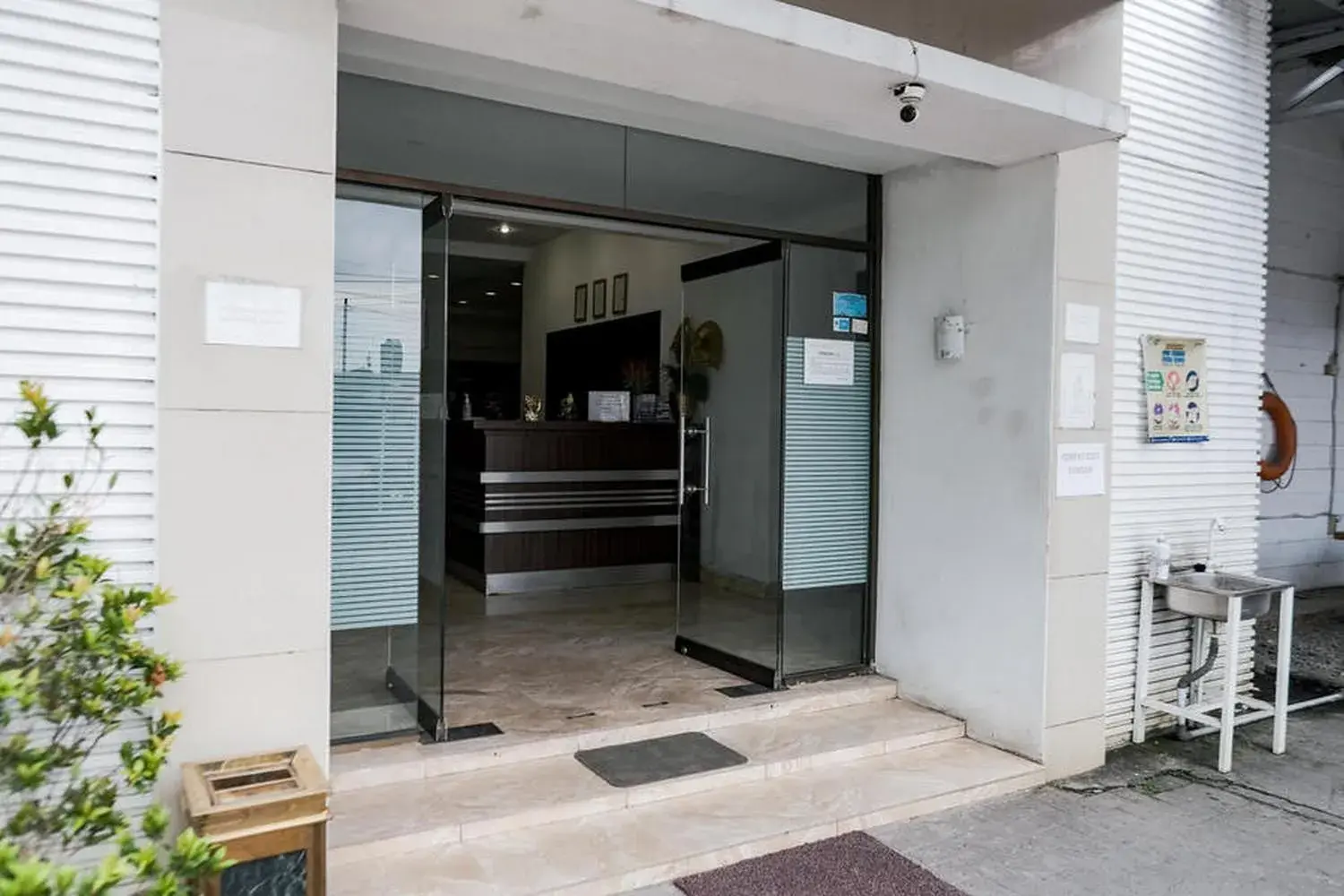 Lobby or reception in RedDoorz @ Jalan Gajah Mada Medan 2 Lobby or reception in RedDoorz @ Jalan Gajah Mada Medan 2