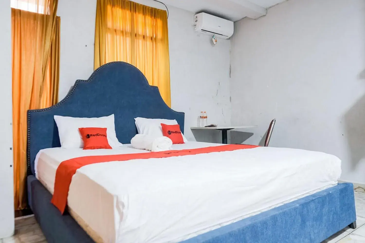 Bedroom, Bed in RedDoorz @ Jalan Gajah Mada Medan 2 Bedroom, Bed in RedDoorz @ Jalan Gajah Mada Medan 2