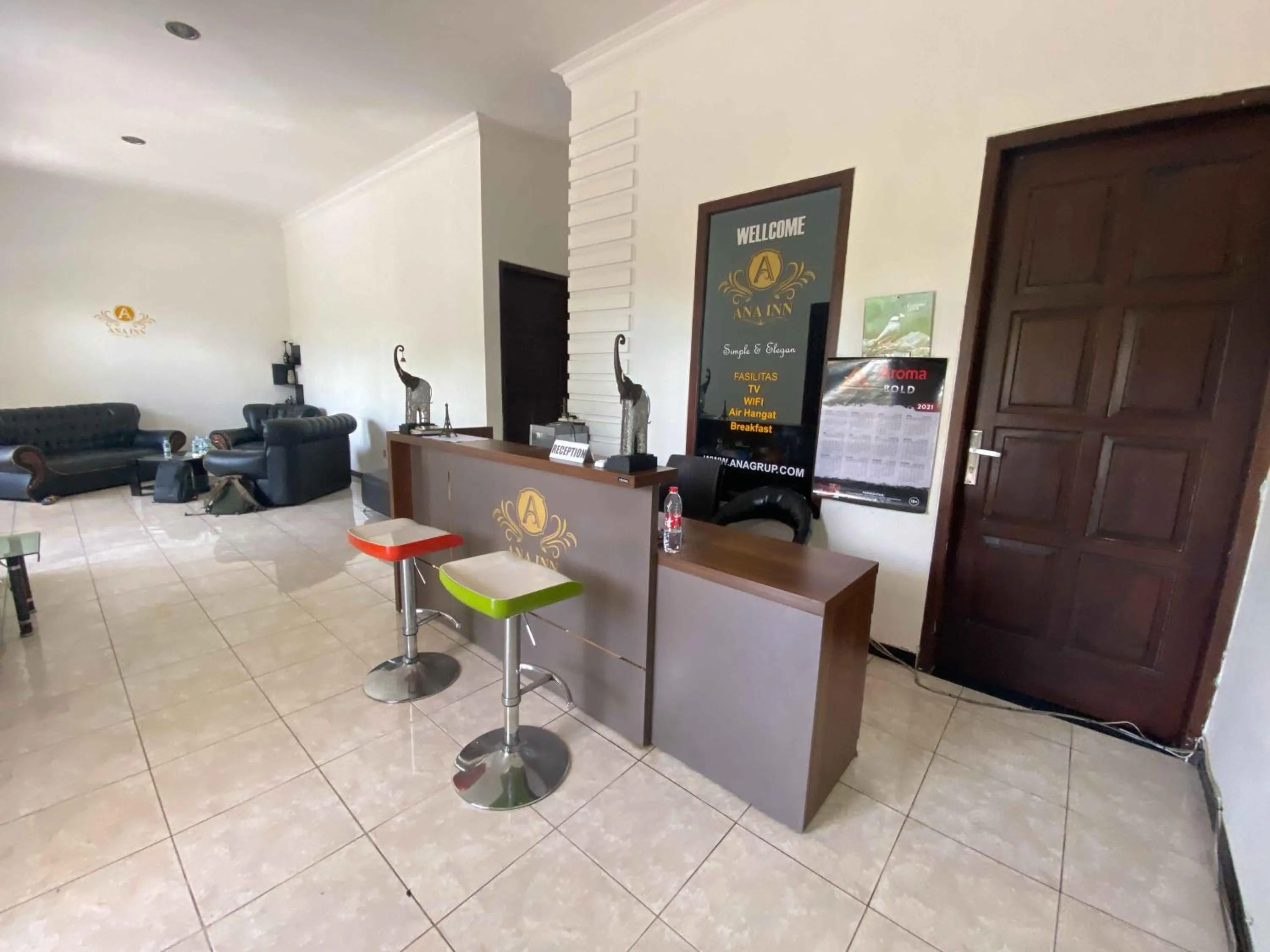 Facade/entrance in ANA INN Ambarawa Mitra RedDoorz