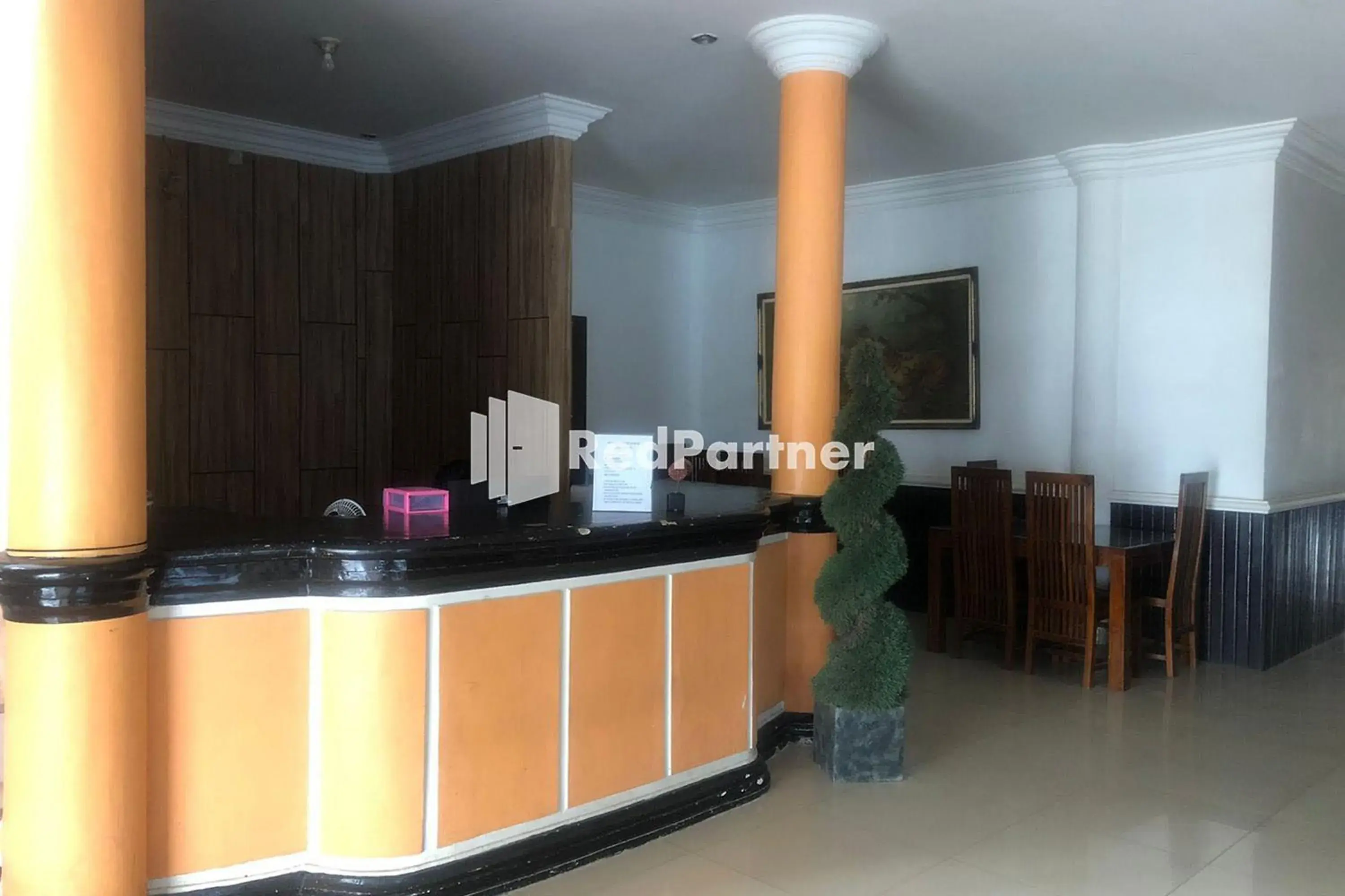 Lobby or reception in Hotel Abna Sangatta Mitra RedDoorz Lobby or reception in Hotel Abna Sangatta Mitra RedDoorz