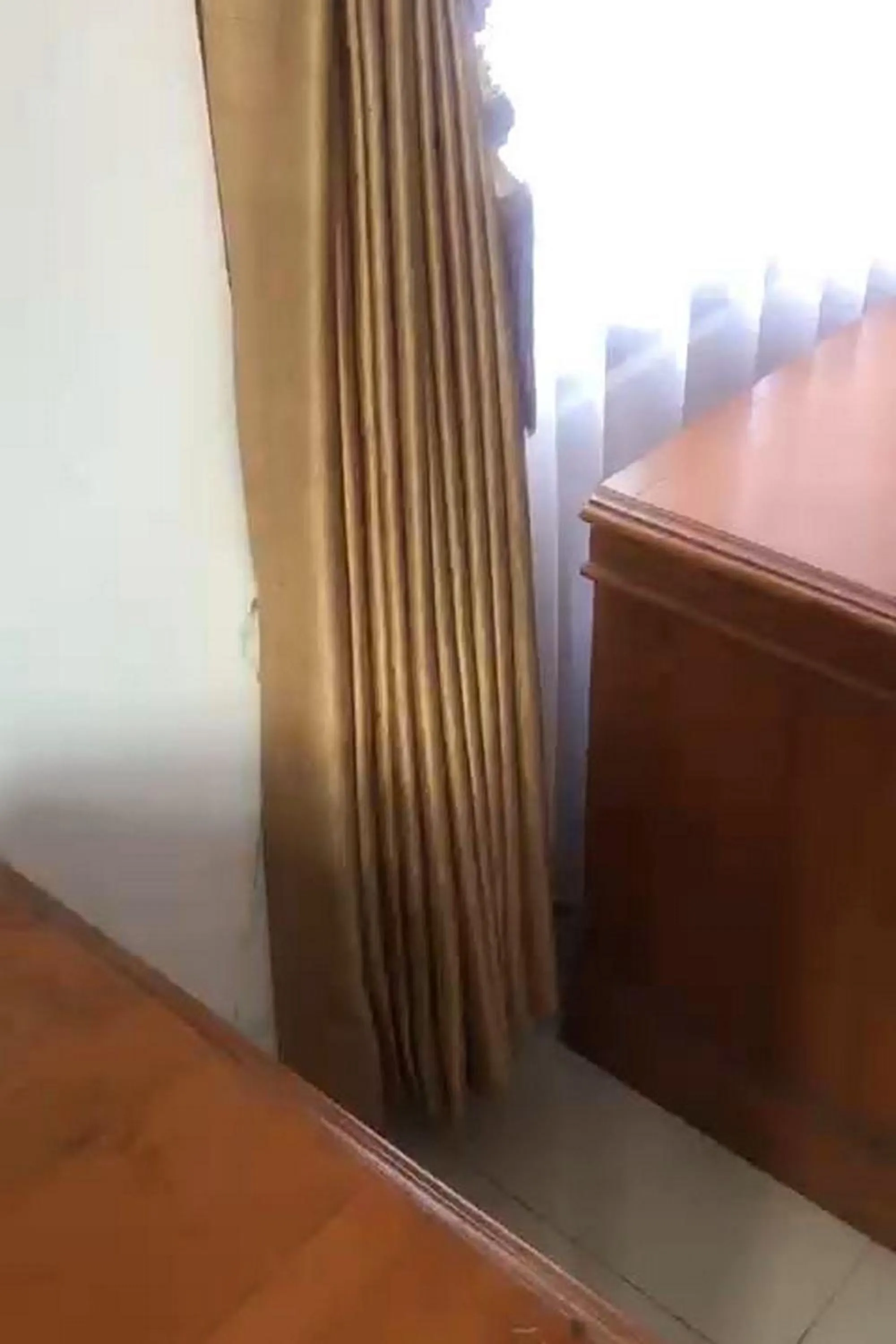 hair dresser in Hotel Abna Sangatta Mitra RedDoorz