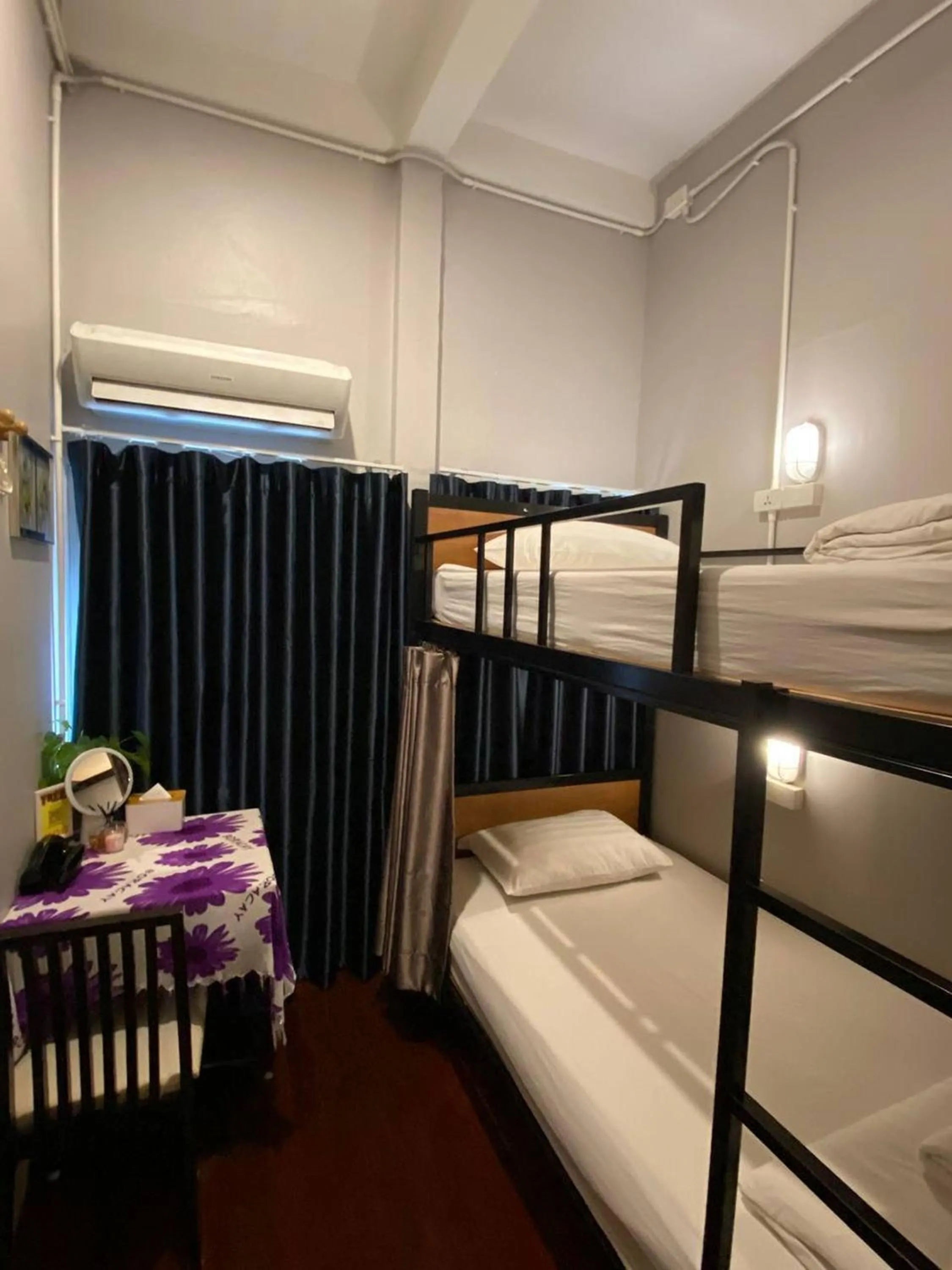 Bedroom, Bed in Hostel Lemon Siam Petchaburi Road