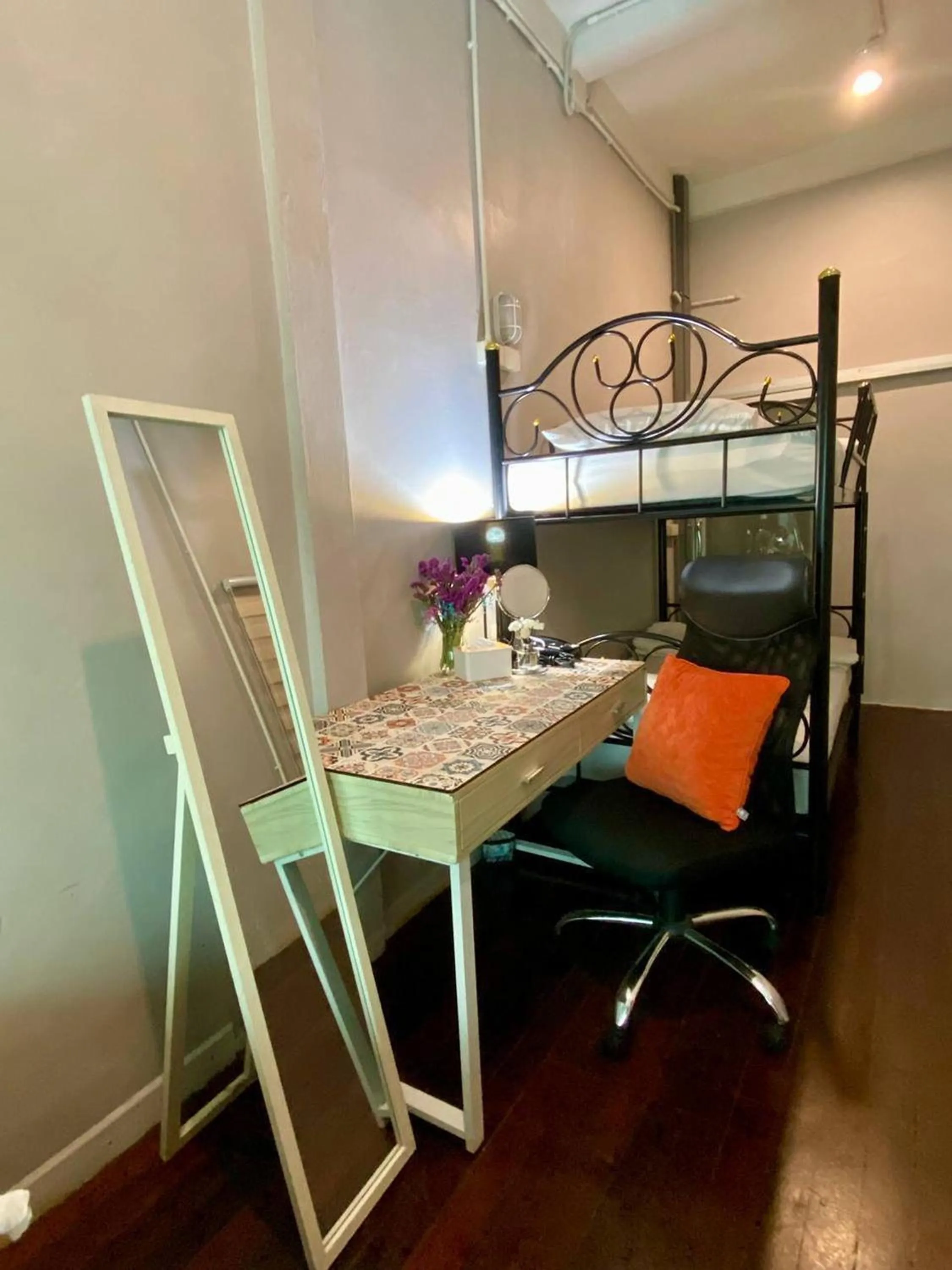 Bedroom, Bed in Hostel Lemon Siam Petchaburi Road