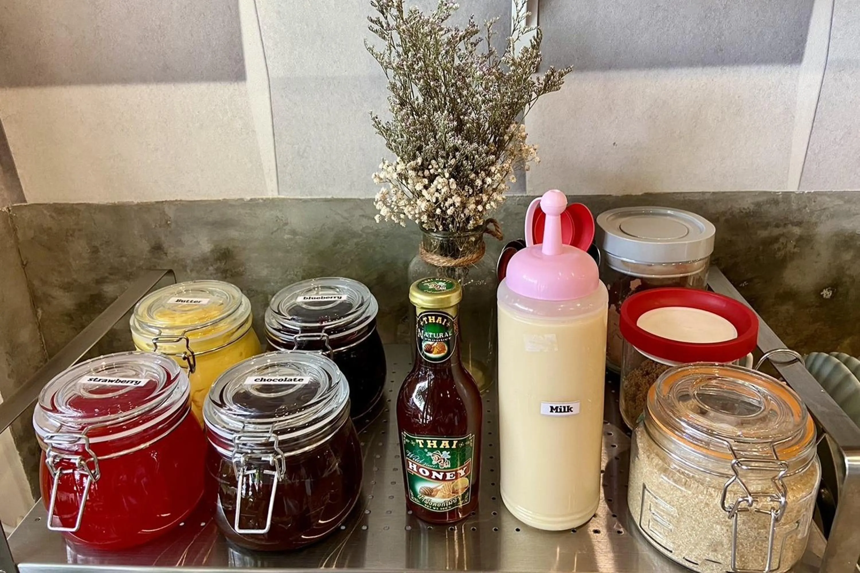 Area and facilities in Hostel Lemon Siam Petchaburi Road