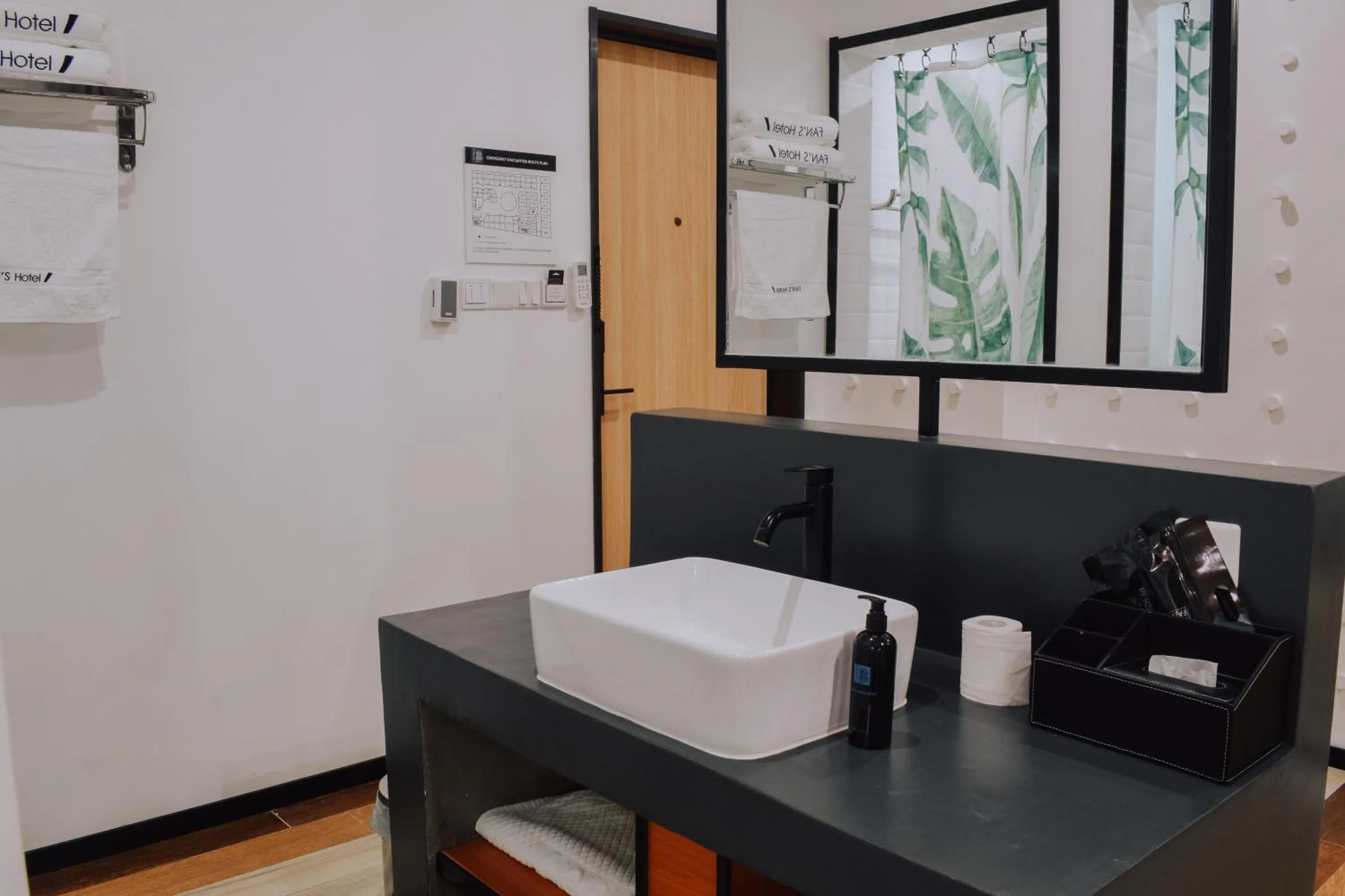 Bathroom in Fan's Hotel Baybay