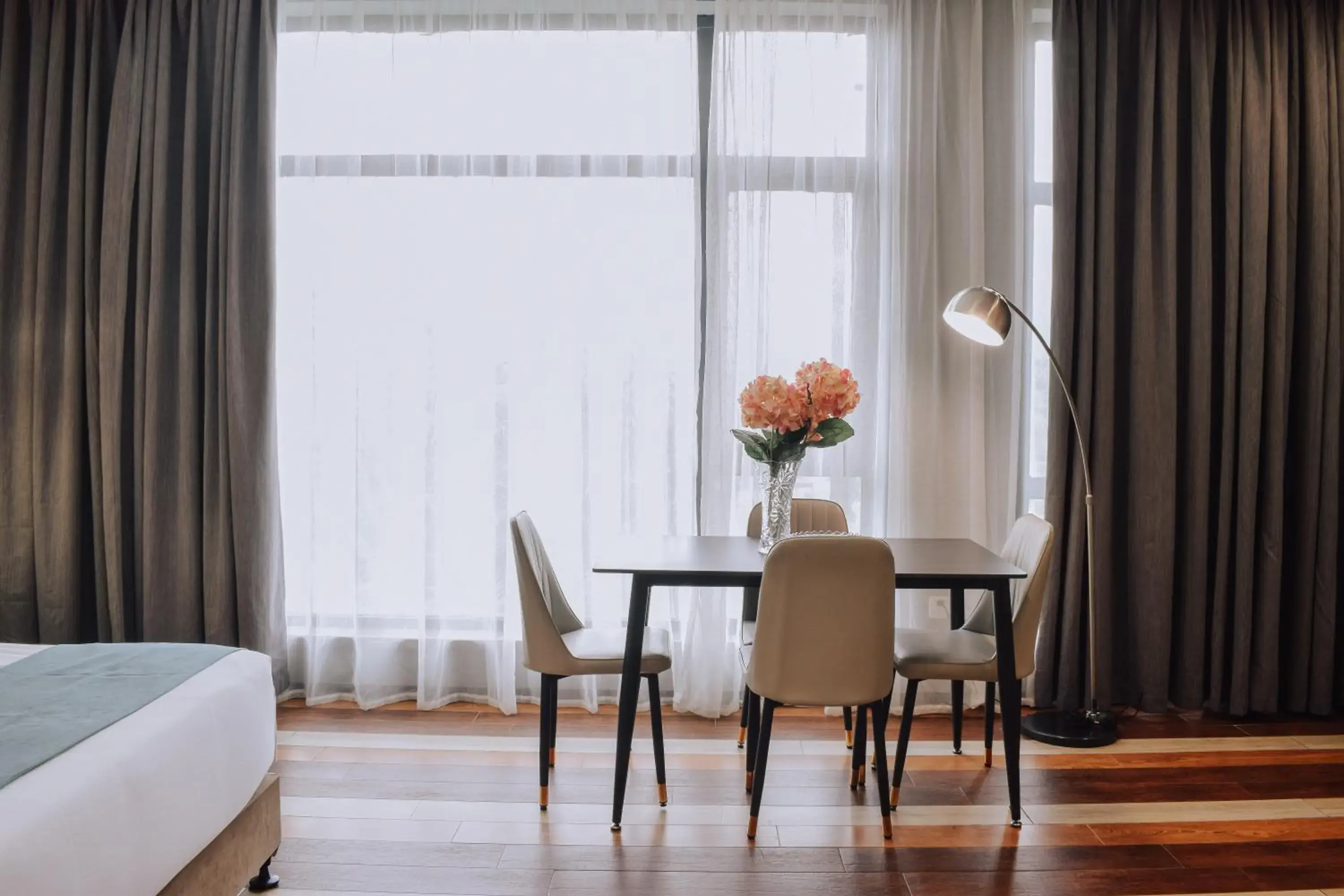 Living room, Bed in Fan's Hotel Baybay Living room, Bed in Fan's Hotel Baybay