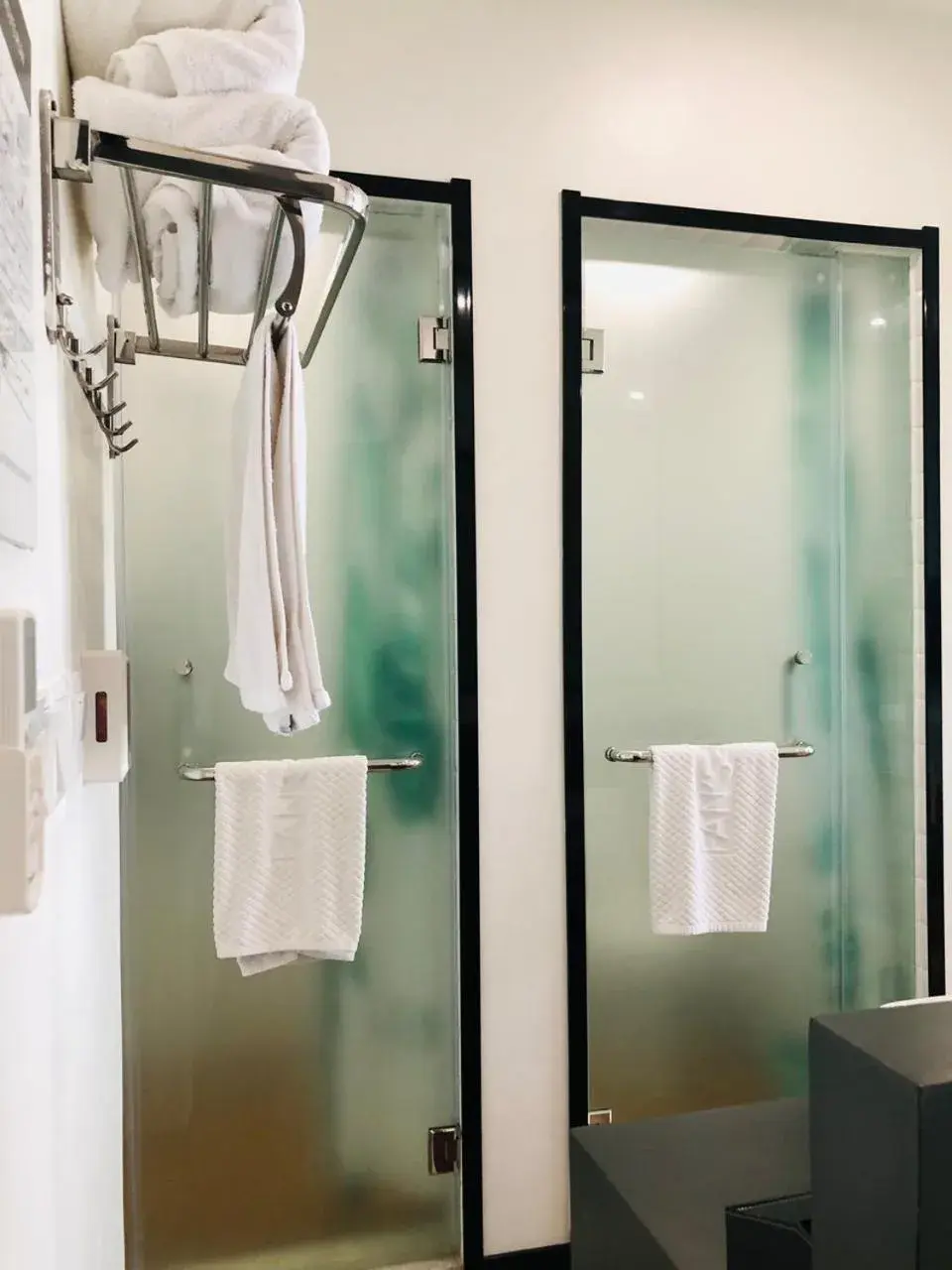 Bathroom in Fan's Hotel Baybay Bathroom in Fan's Hotel Baybay