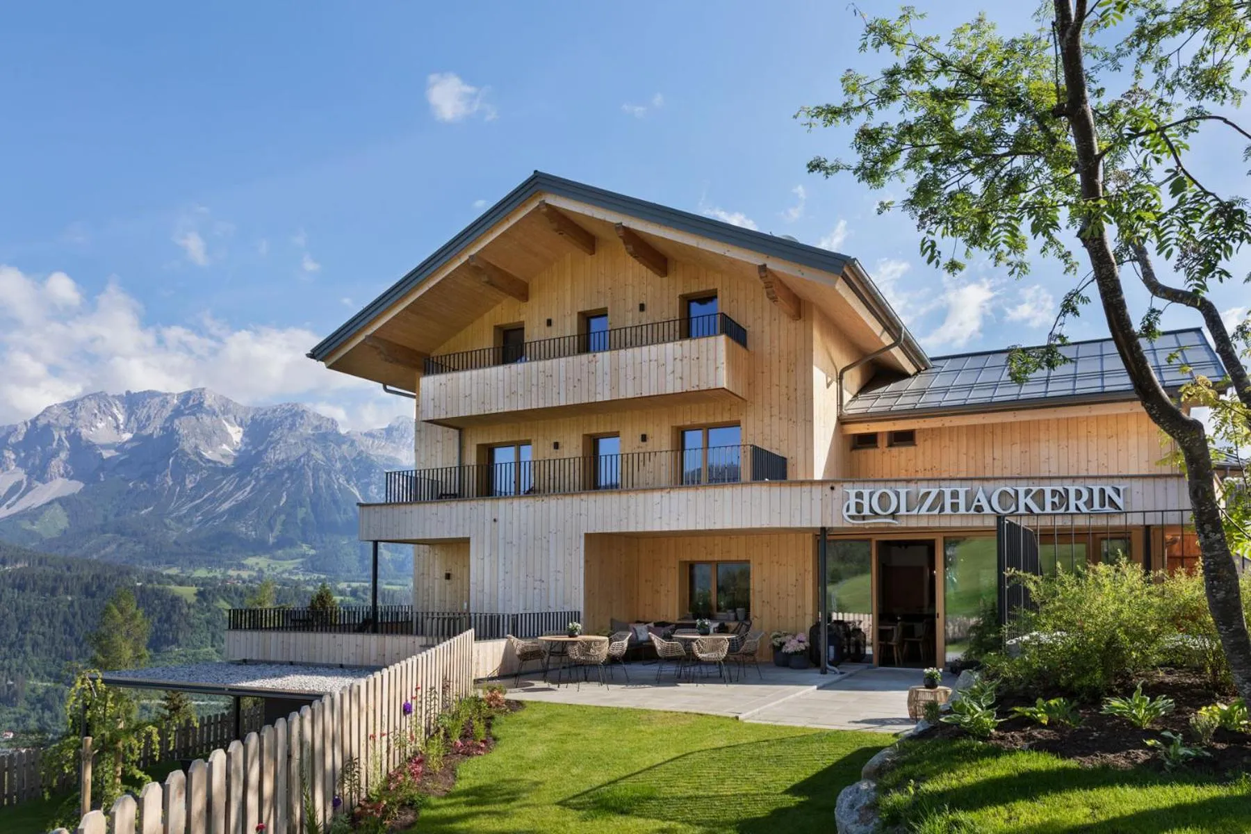 Property building in Holzhackerin - the charming Haus am Berg