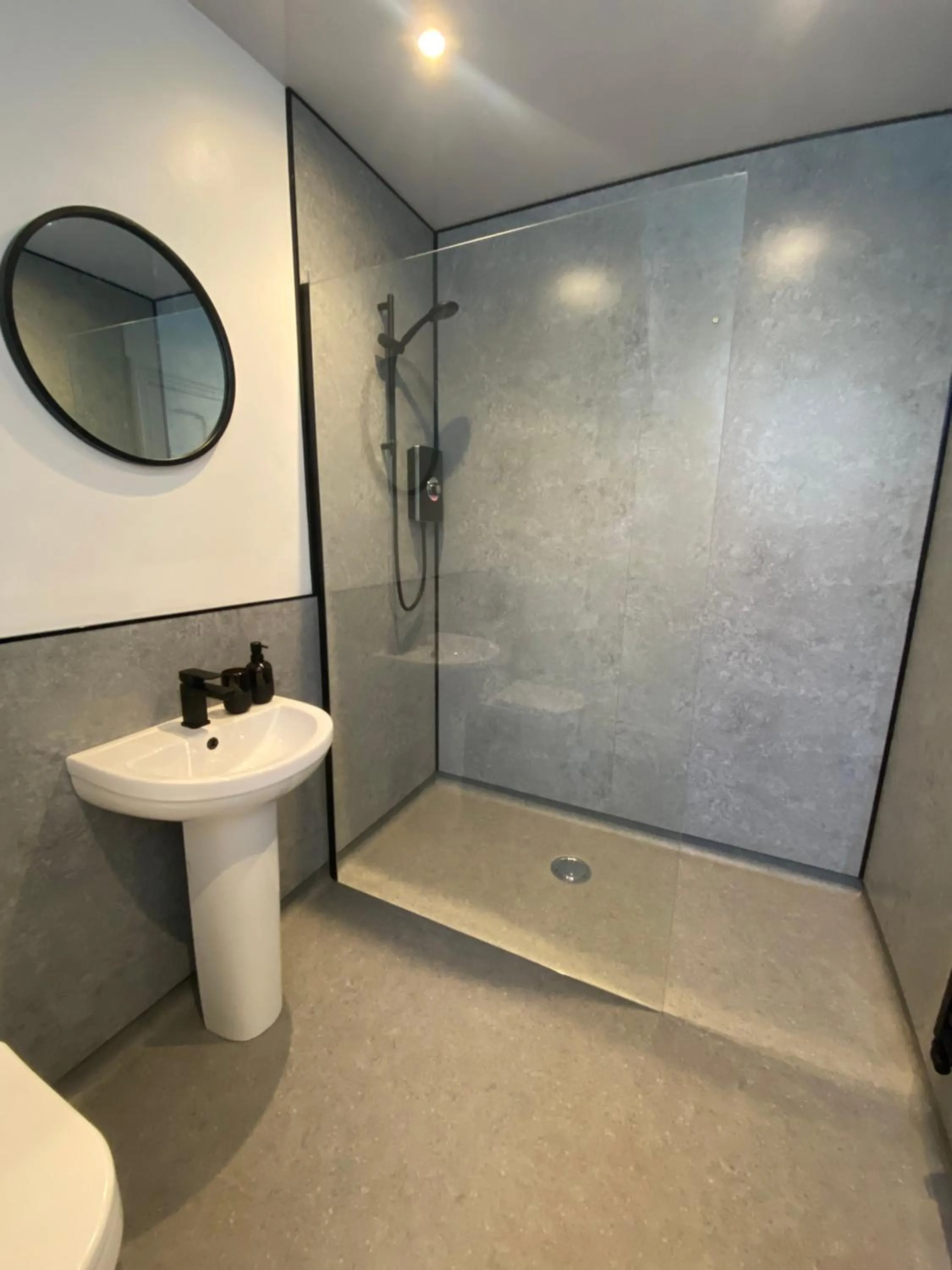 Bathroom in Ormes Hey Apartments