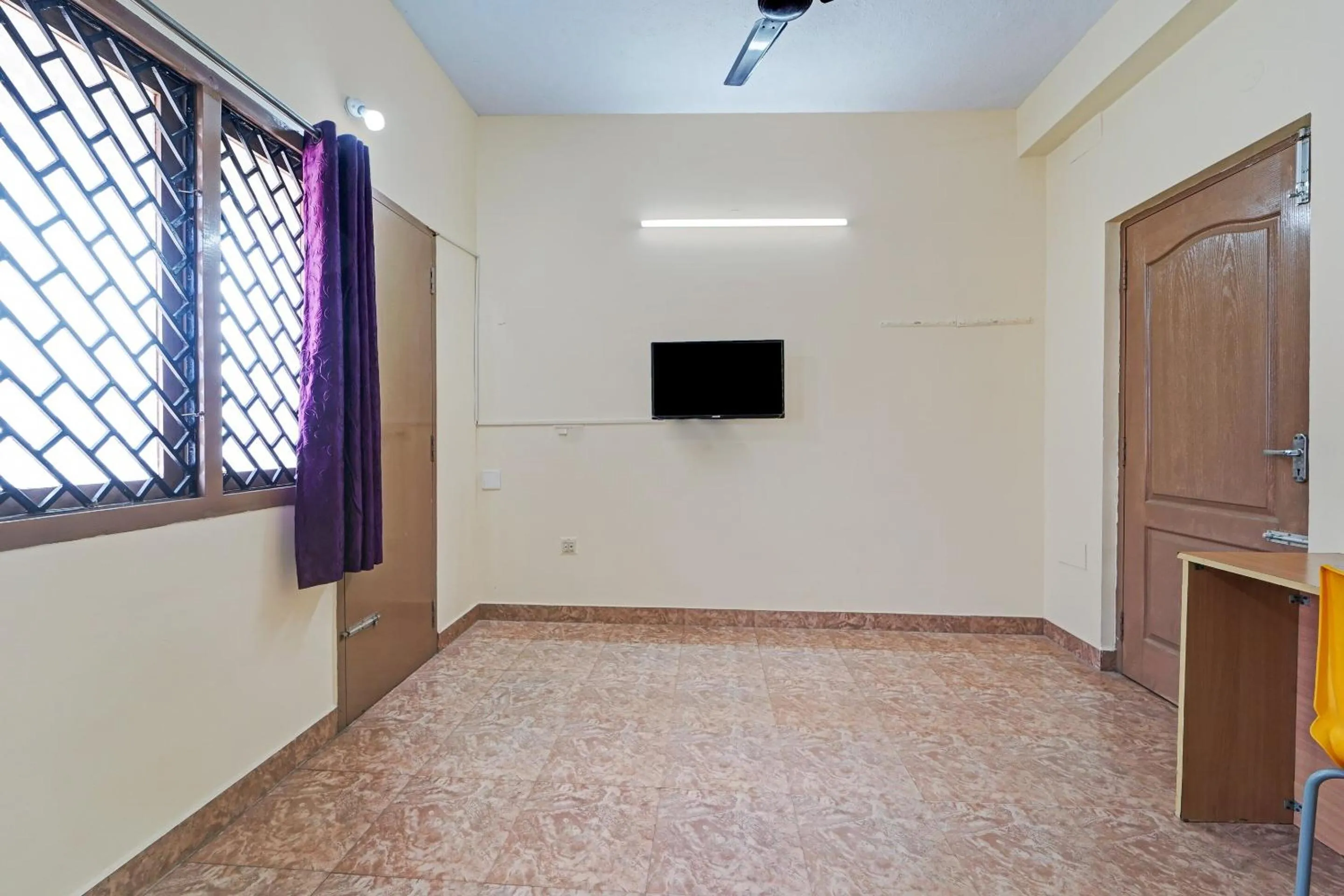 Bedroom in Collection O Senthamizh Residency