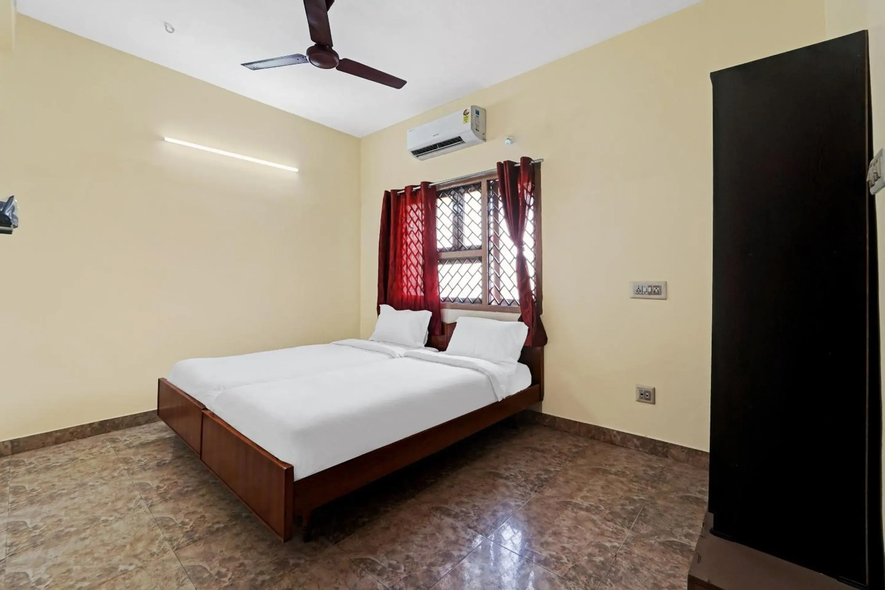 Collection O Senthamizh Residency Collection O Senthamizh Residency