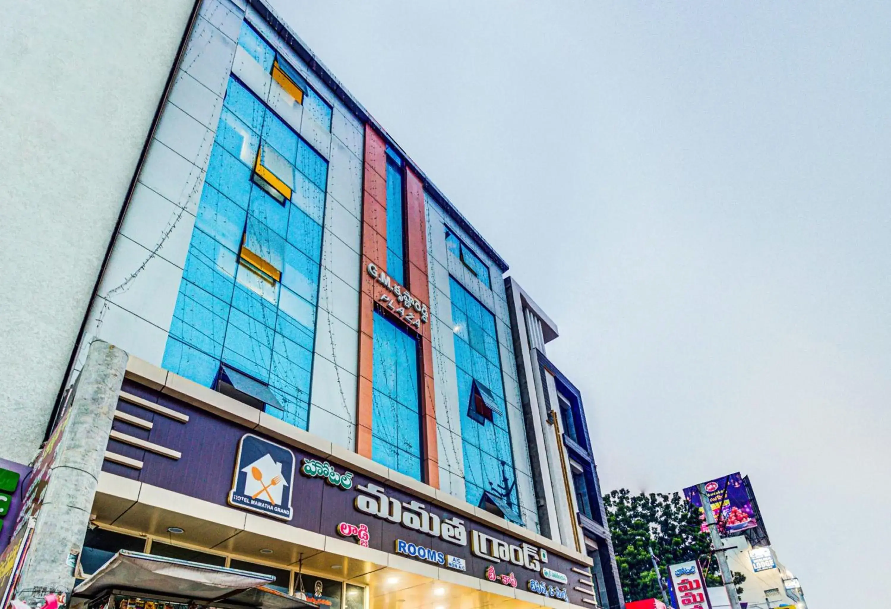 Facade/entrance in SPOT ON Swarna Mayuri Facade/entrance in SPOT ON Swarna Mayuri