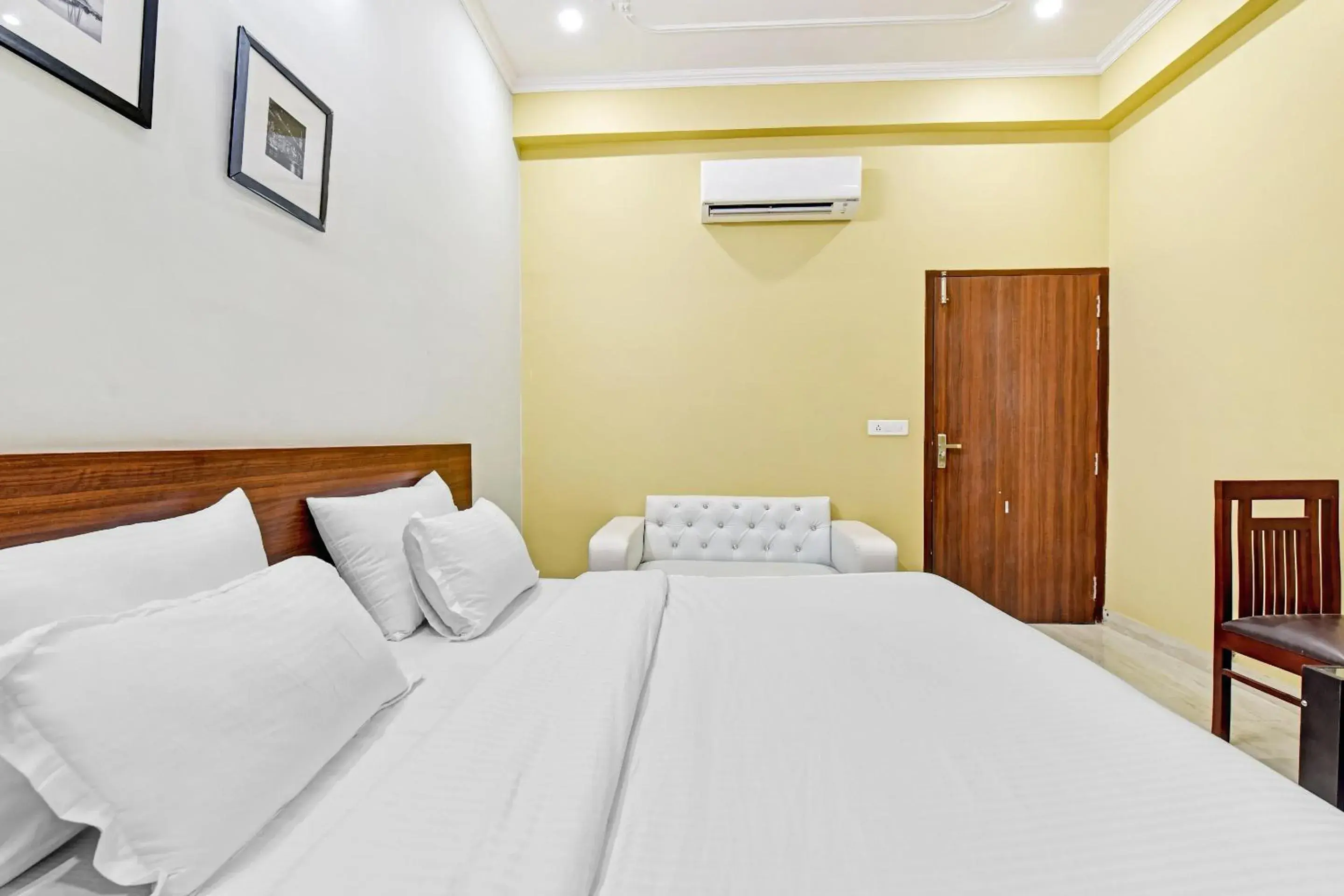 Bedroom in Hotel O Shri Ganesh Bedroom in Hotel O Shri Ganesh