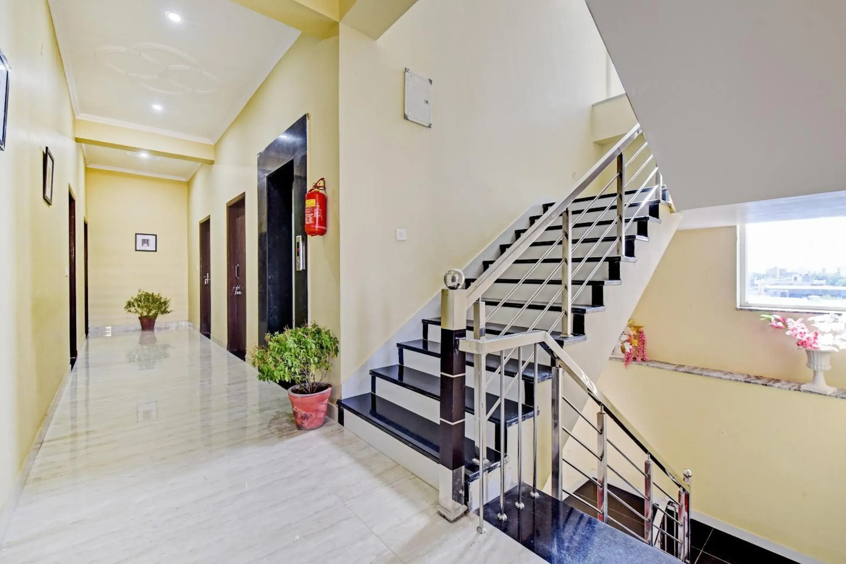 Lobby or reception in Hotel O Shri Ganesh Lobby or reception in Hotel O Shri Ganesh