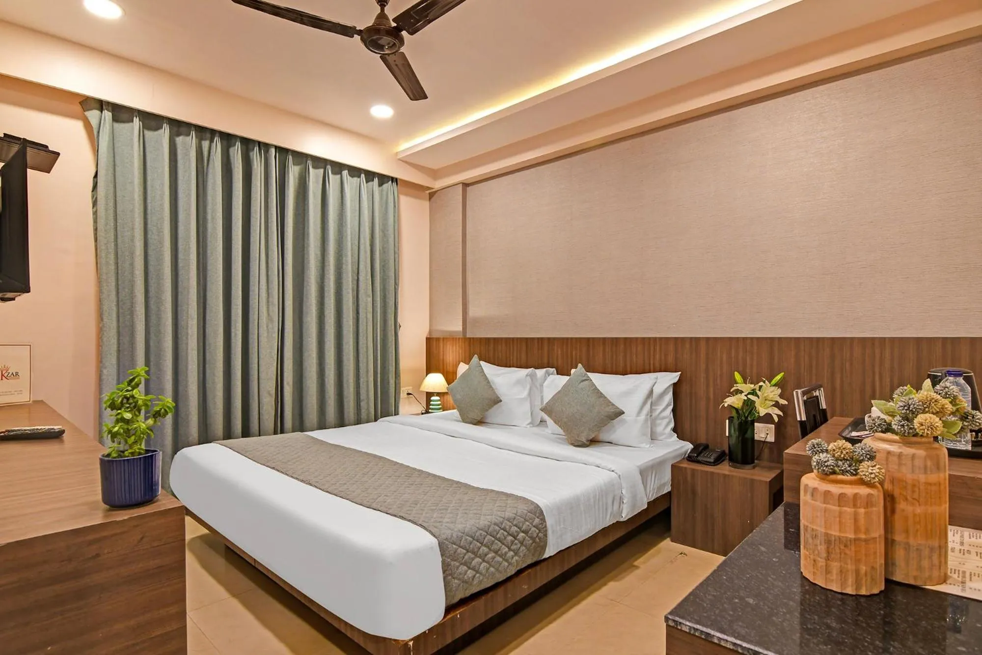 Bed in FabHotel Kzar Select - Nr US Consulate