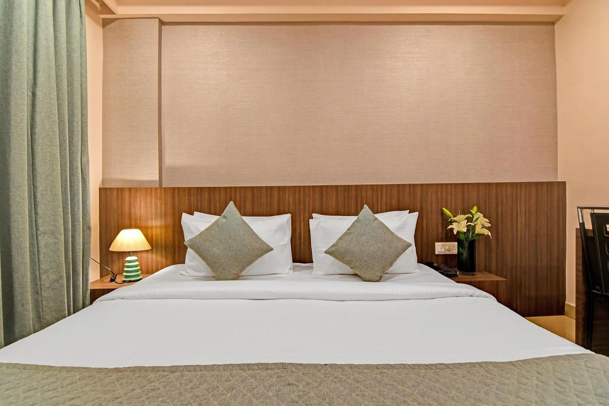 Bed in FabHotel Kzar Select - Nr US Consulate