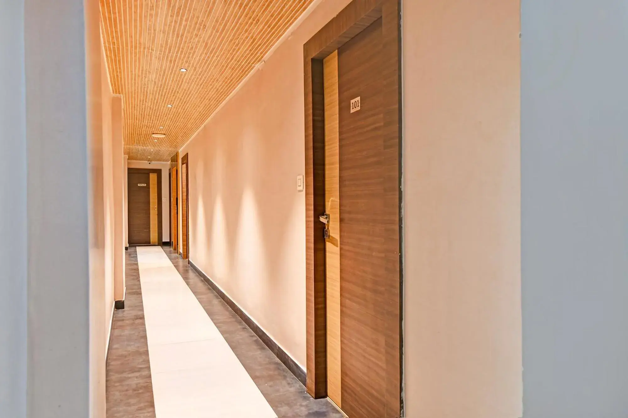 Lobby or reception in FabHotel Kzar Select - Nr US Consulate Lobby or reception in FabHotel Kzar Select - Nr US Consulate