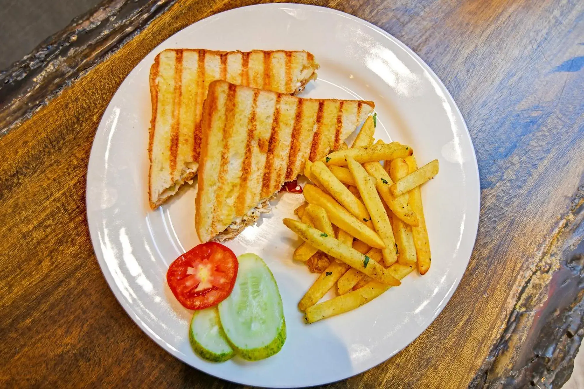 Restaurant/places to eat in FabHotel Kzar Select - Nr US Consulate Restaurant/places to eat in FabHotel Kzar Select - Nr US Consulate