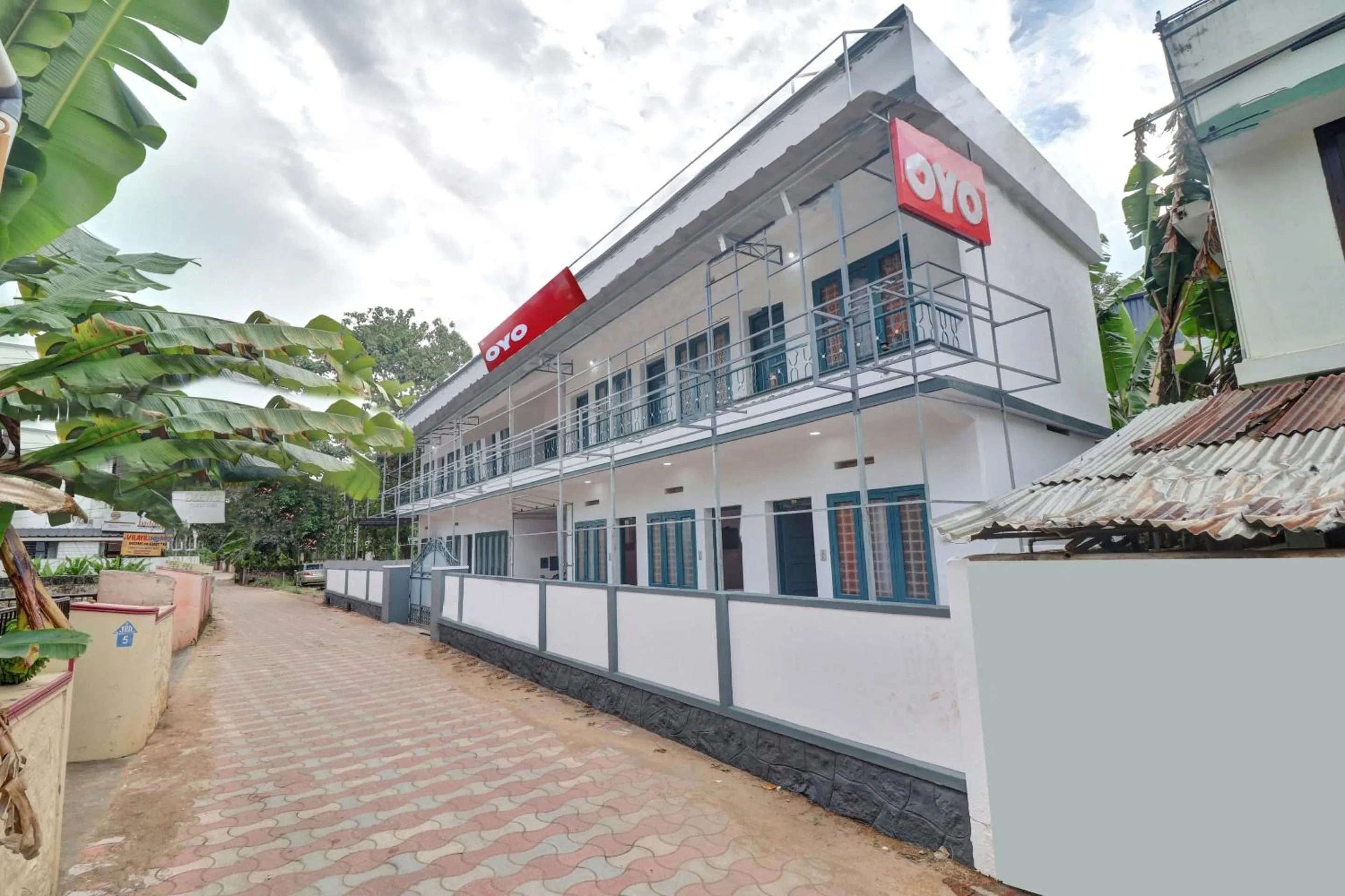 Facade/entrance in Hotel O Skywind