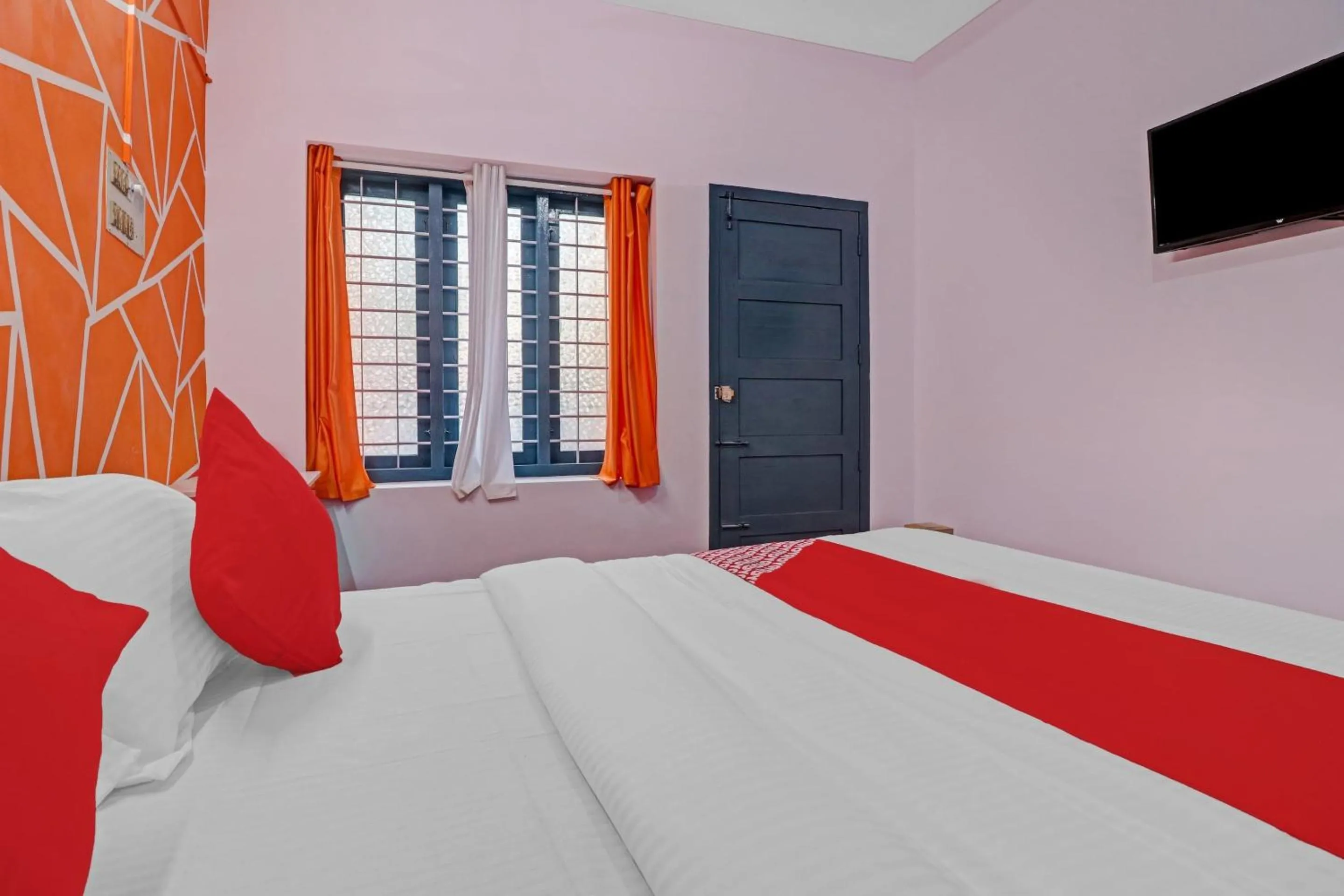 Bedroom, Bed in Hotel O Skywind