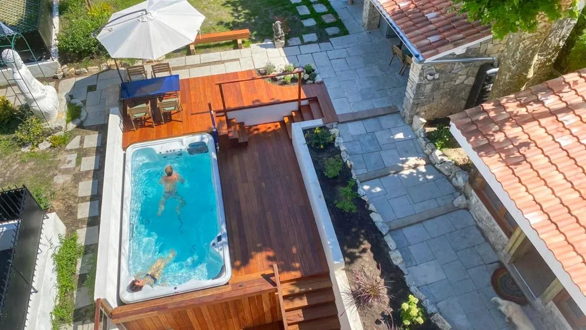 Hot Tub in Villa AJNA Bayonne